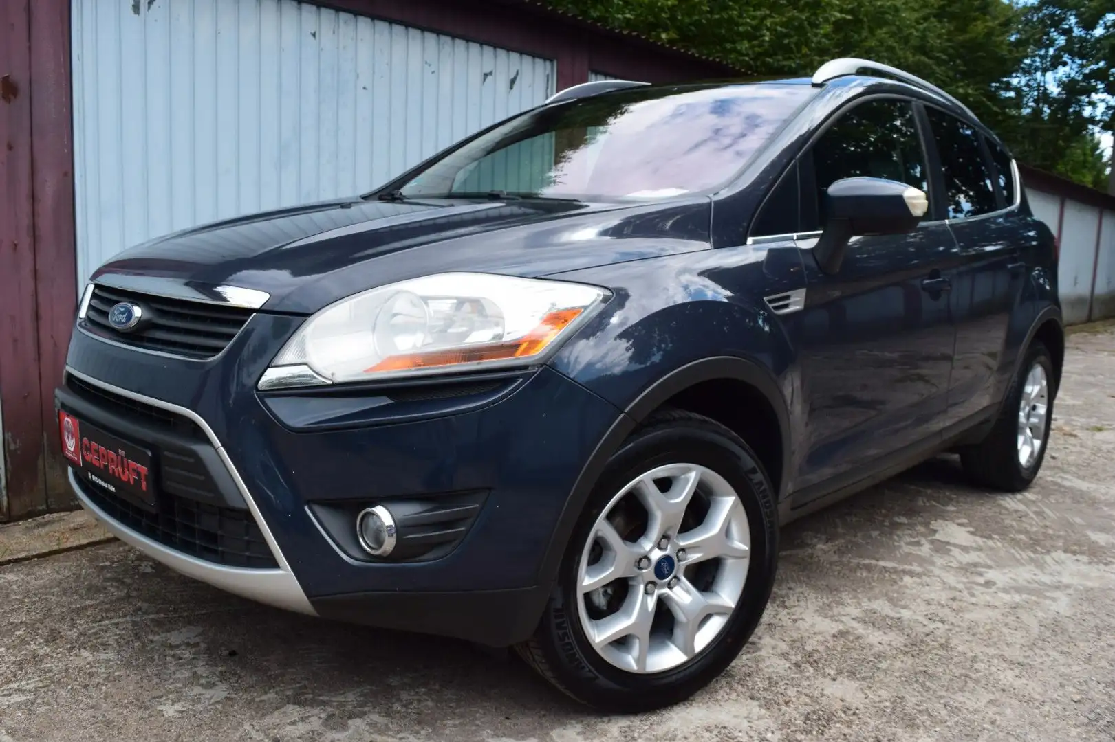 Ford Kuga Trend Pano Grau - 1