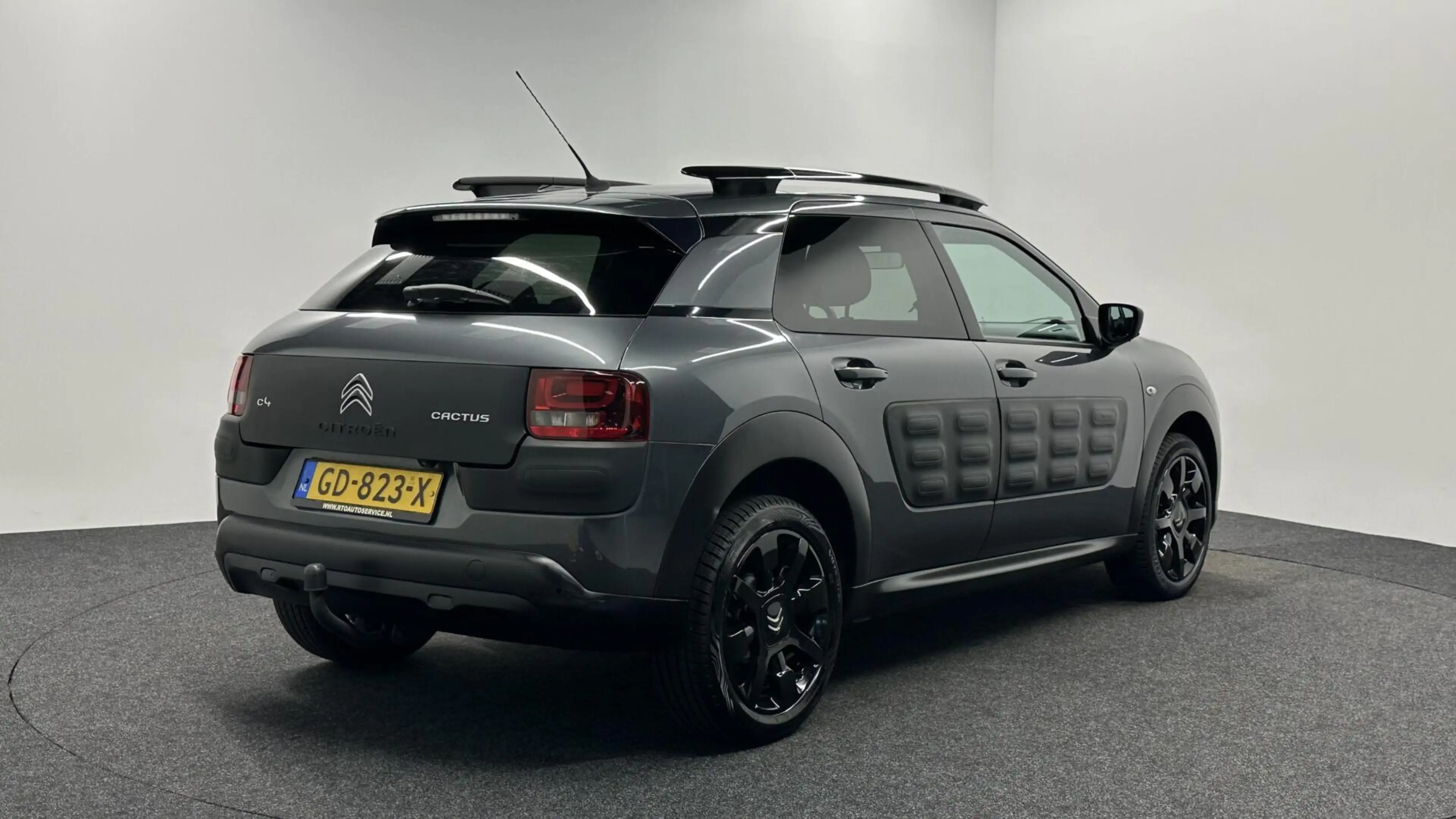 Citroen C4 Cactus 1.2 PureTech Shine PANO NAVI TREKHAAK CRUISE. — photo 5