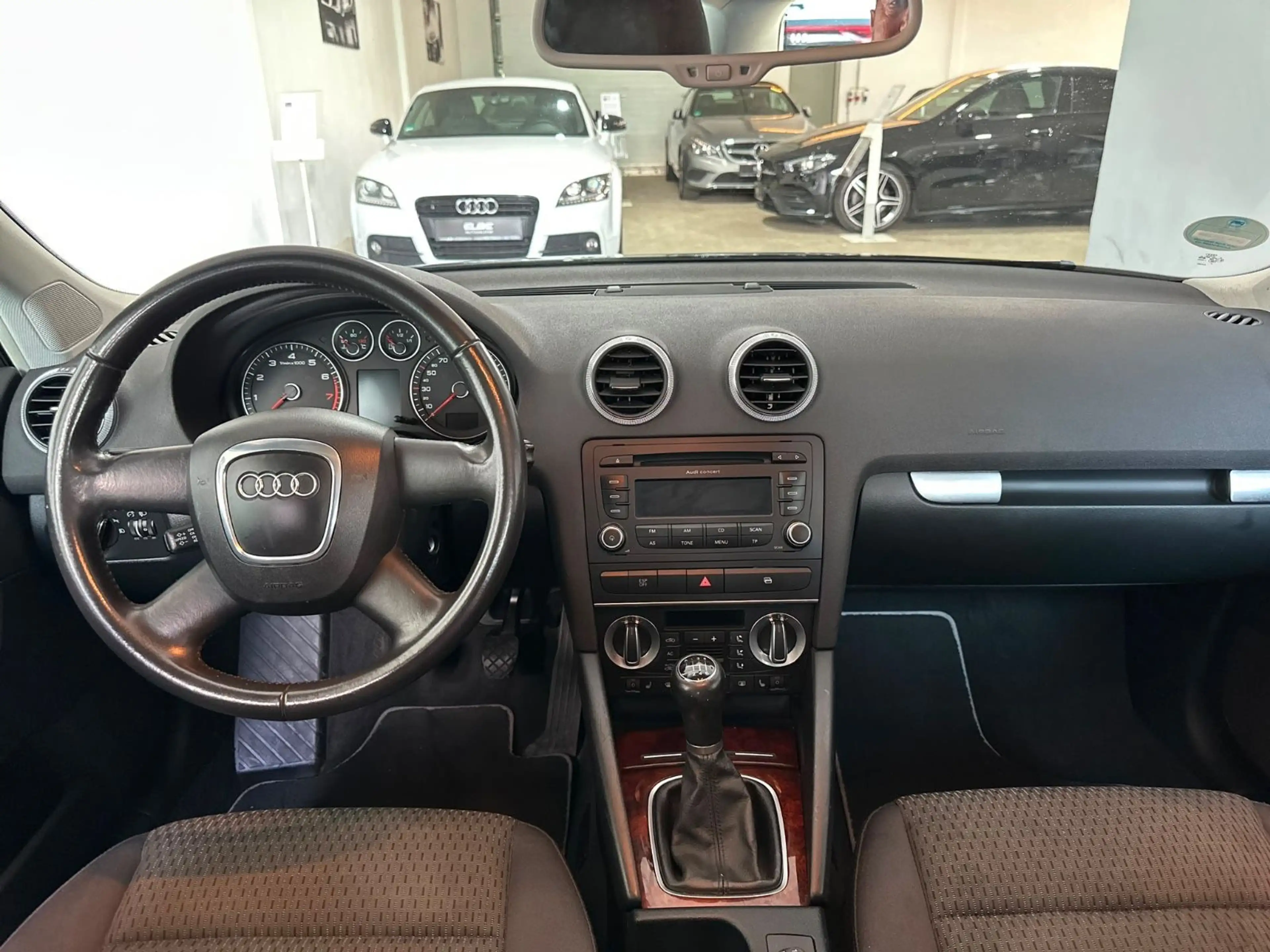 Audi A3 Sportback 1.8 TFSI Ambiente Anhängerkupplung — photo 11