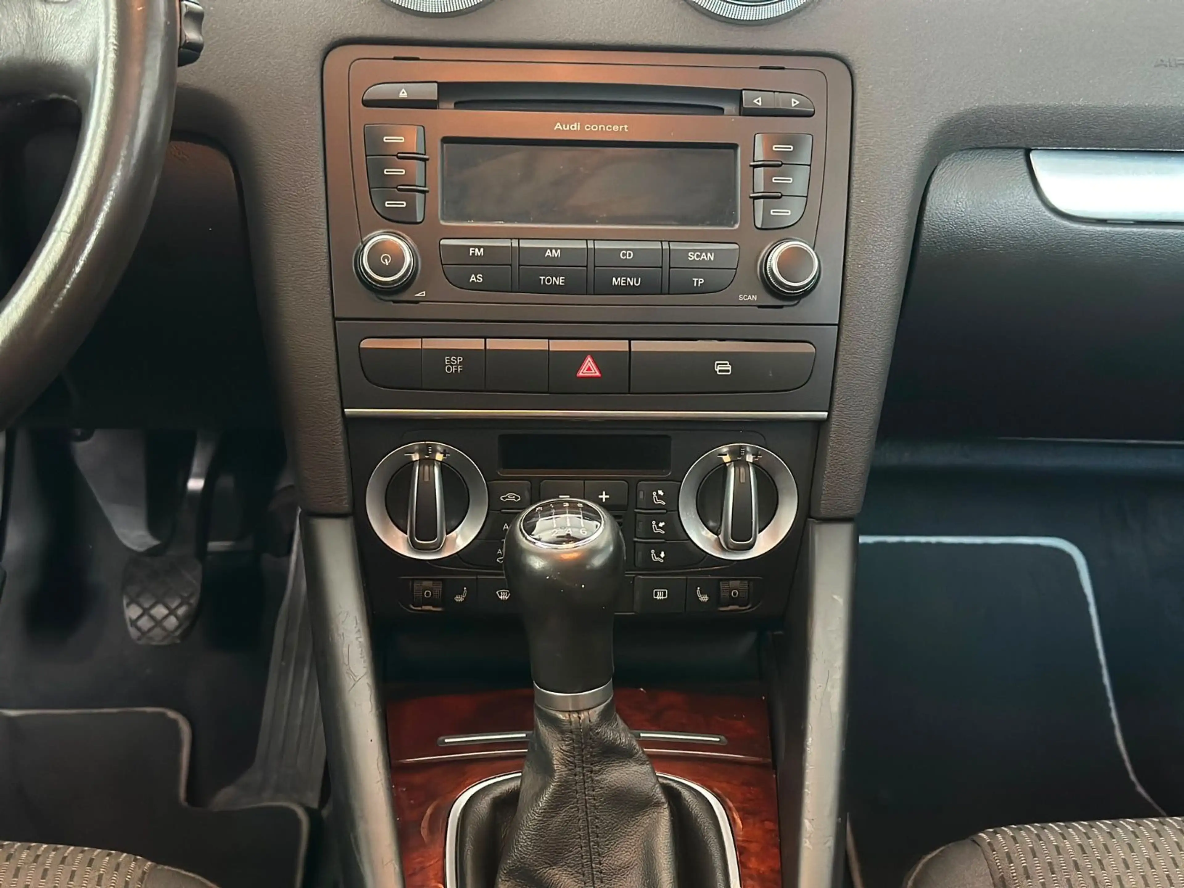 Audi A3 Sportback 1.8 TFSI Ambiente Anhängerkupplung — photo 14