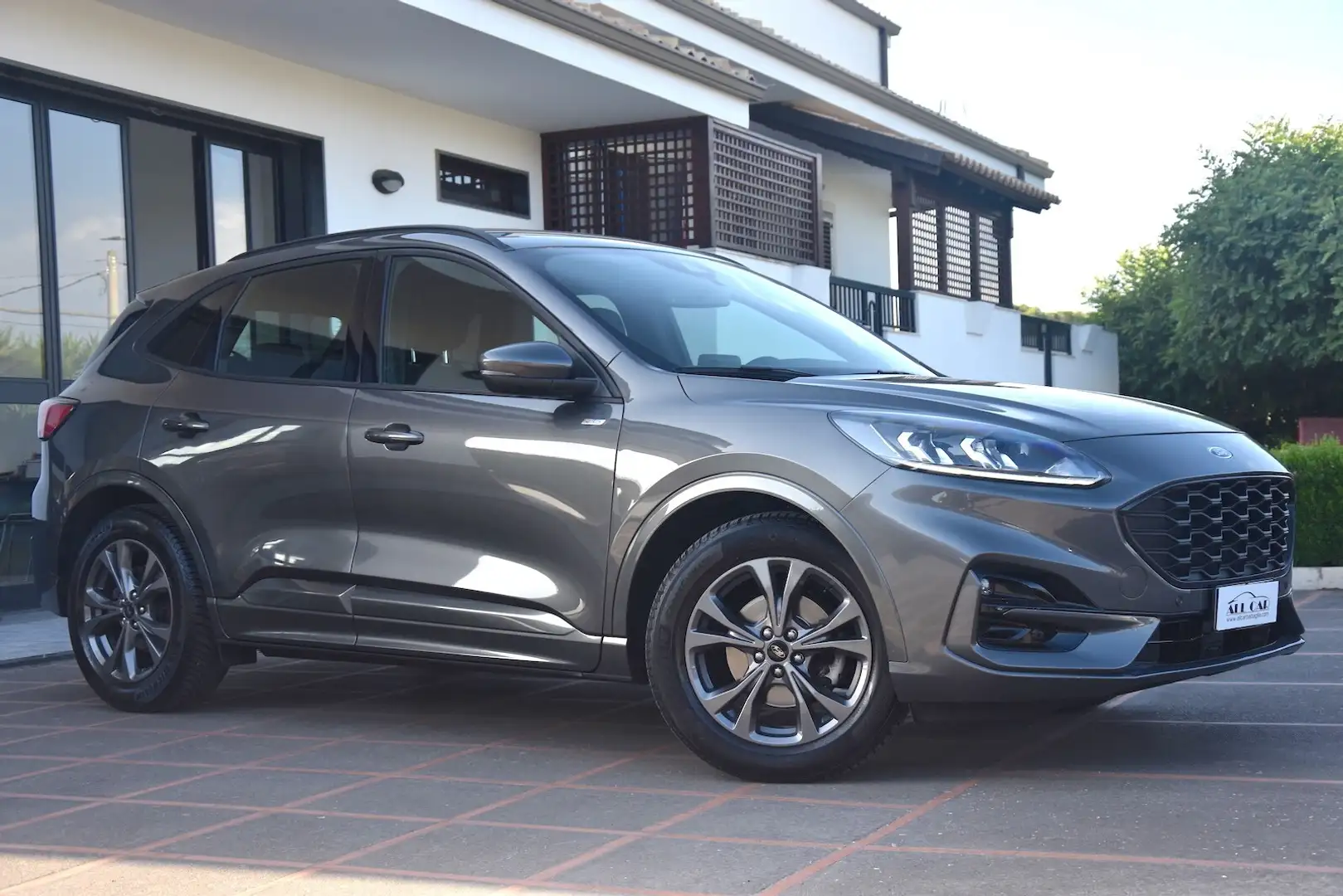 Ford Kuga 2.0 EcoBlue 120 CV Aut. ST-Line Grigio - 1