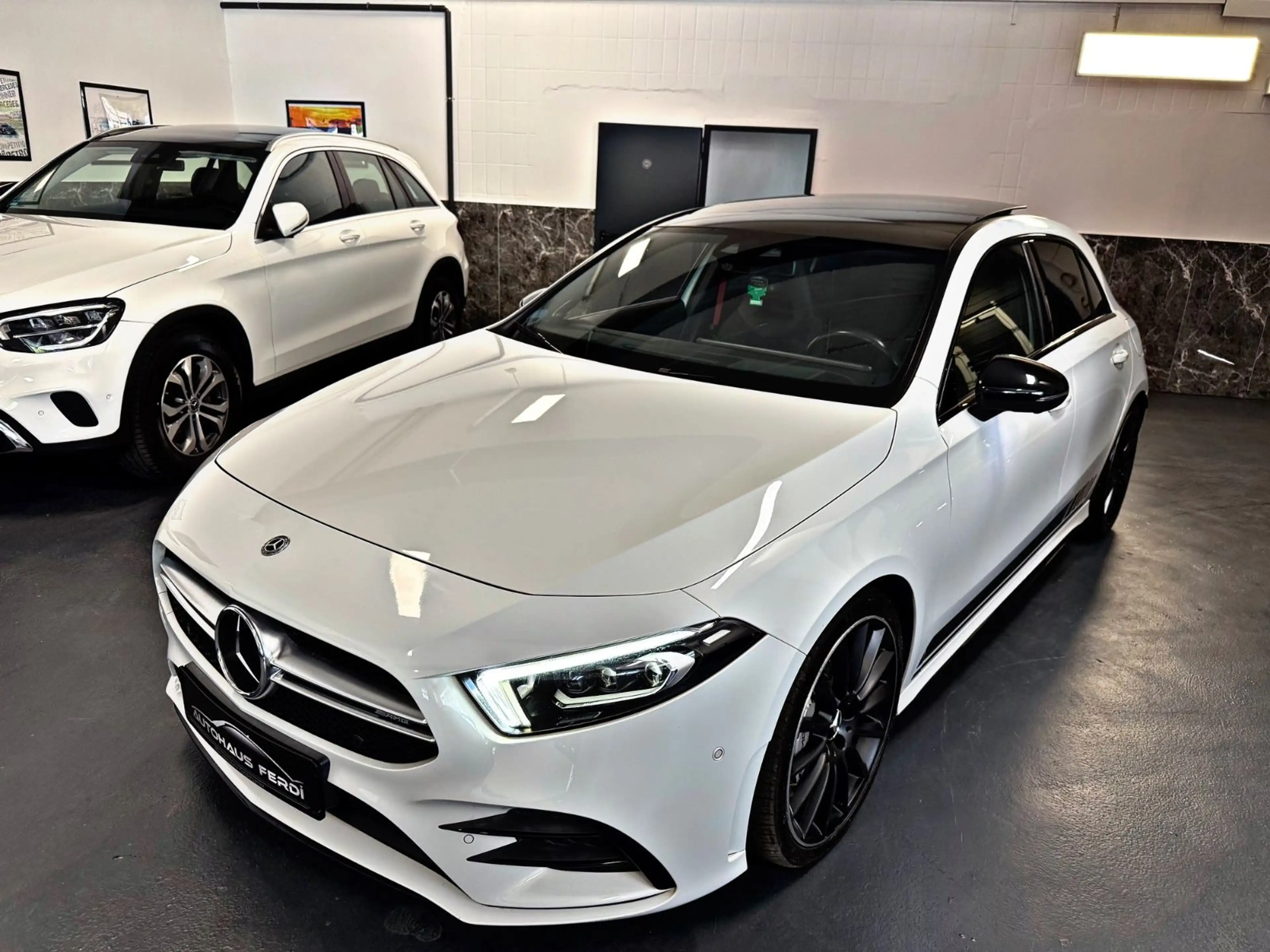 Mercedes-Benz A 35 AMG 4Matic Panorama Distronic Headup 360° — photo 2