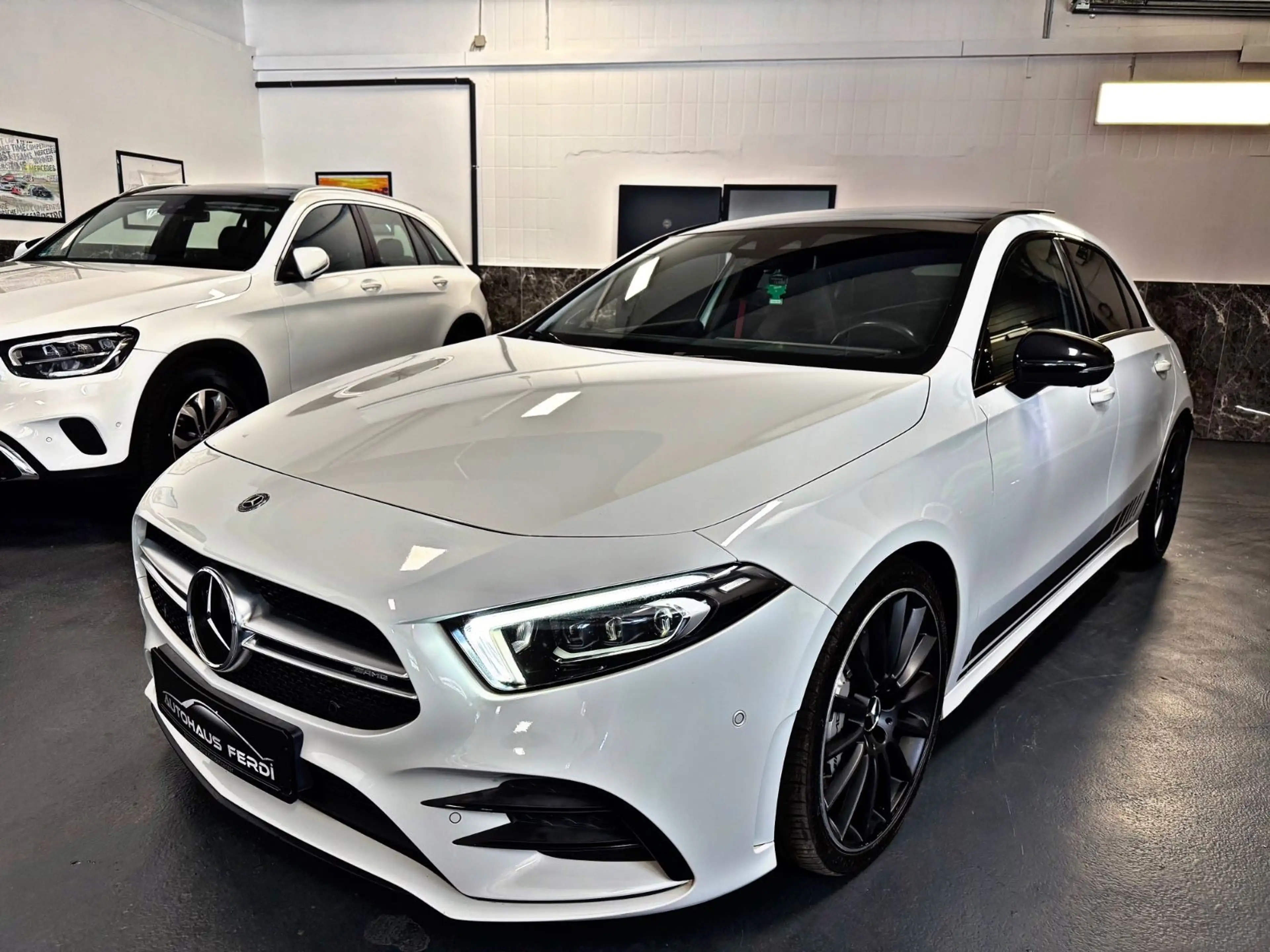 Mercedes-Benz A 35 AMG 4Matic Panorama Distronic Headup 360°