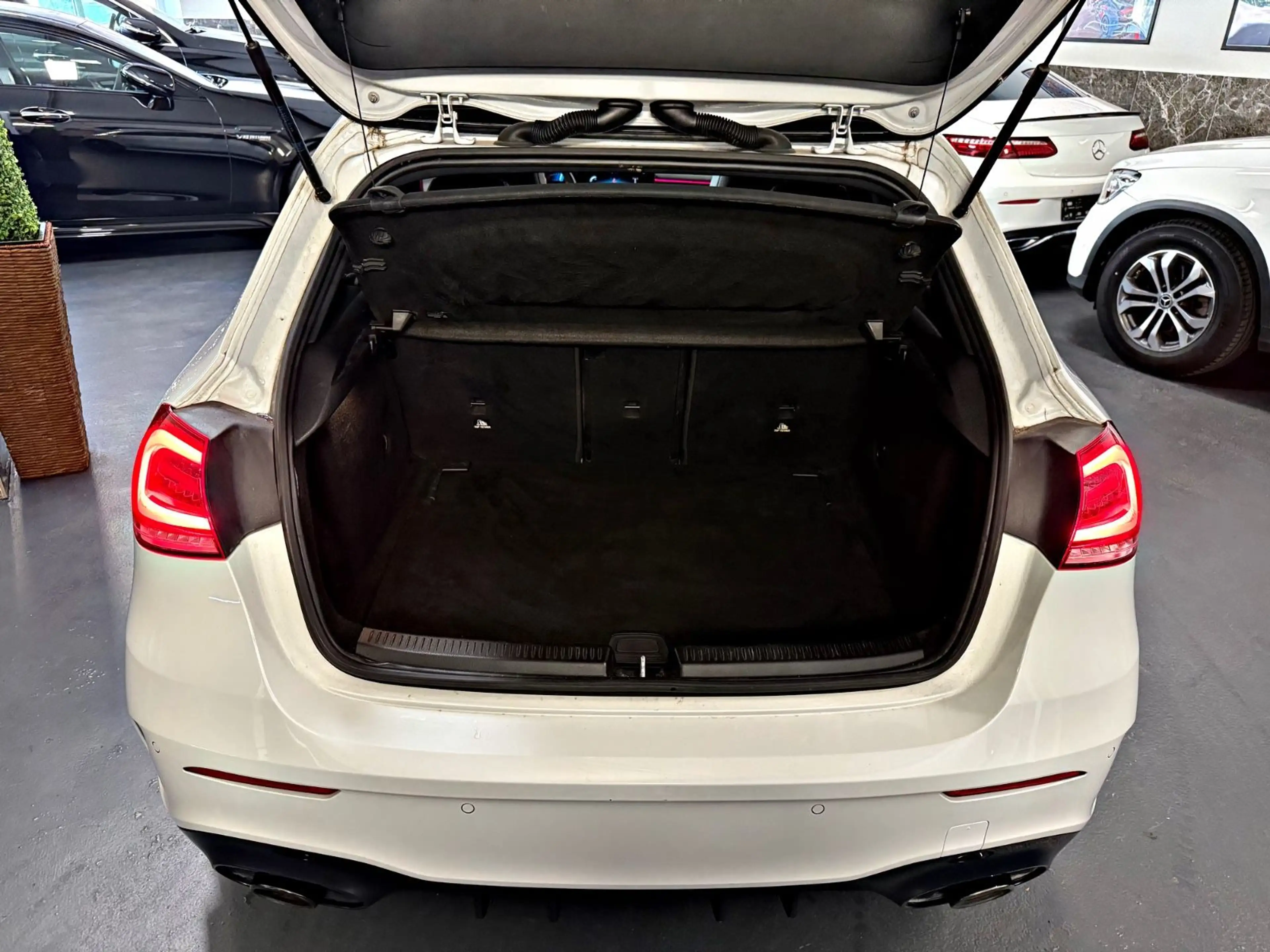 Mercedes-Benz A 35 AMG 4Matic Panorama Distronic Headup 360° — photo 14