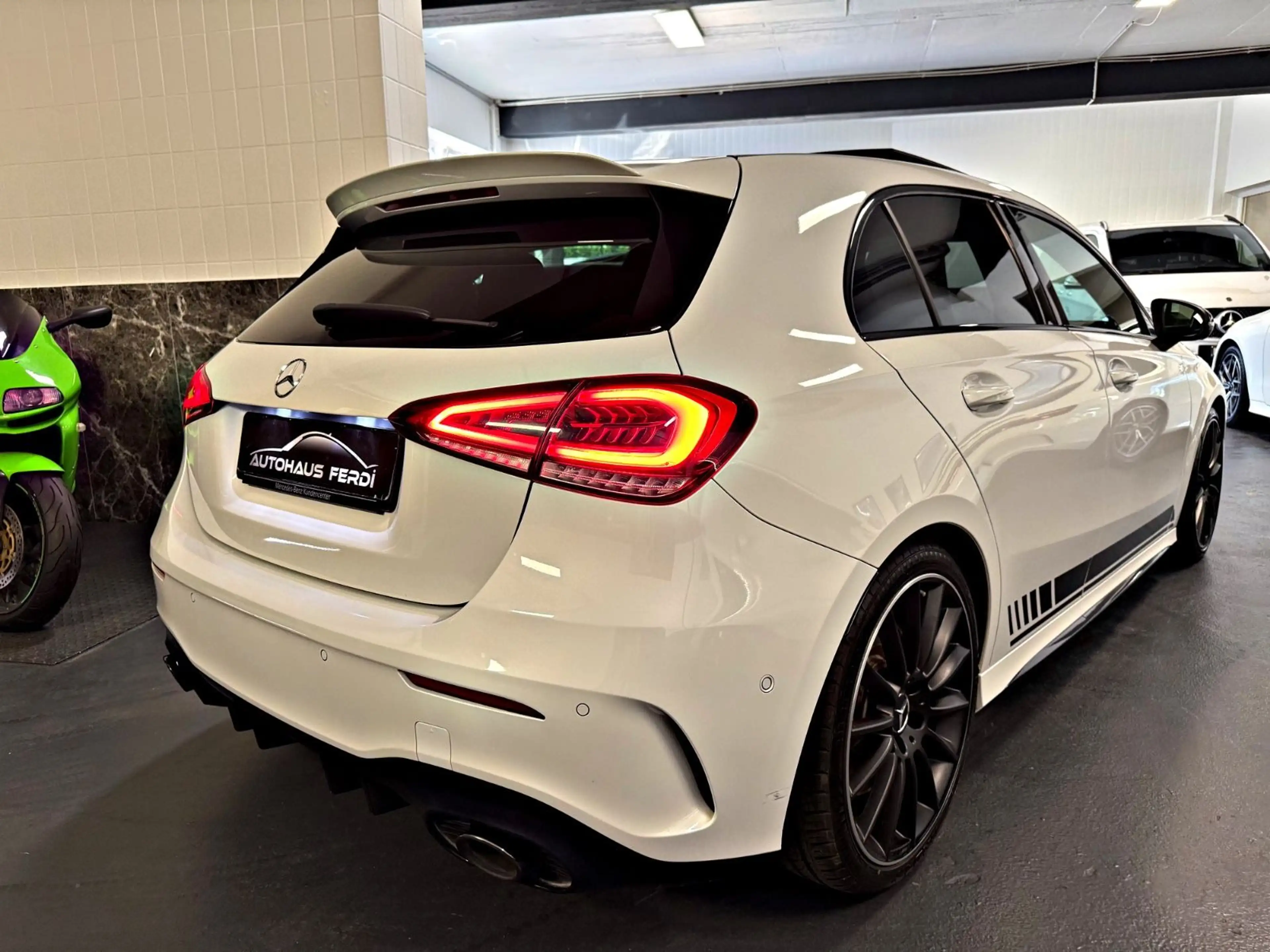 Mercedes-Benz A 35 AMG 4Matic Panorama Distronic Headup 360° — photo 6