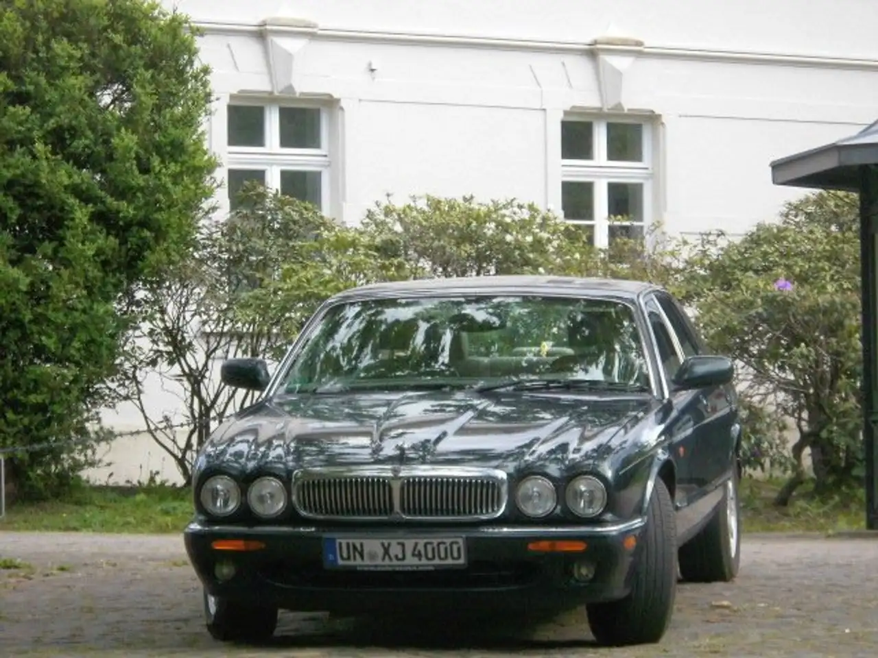 Jaguar XJ40