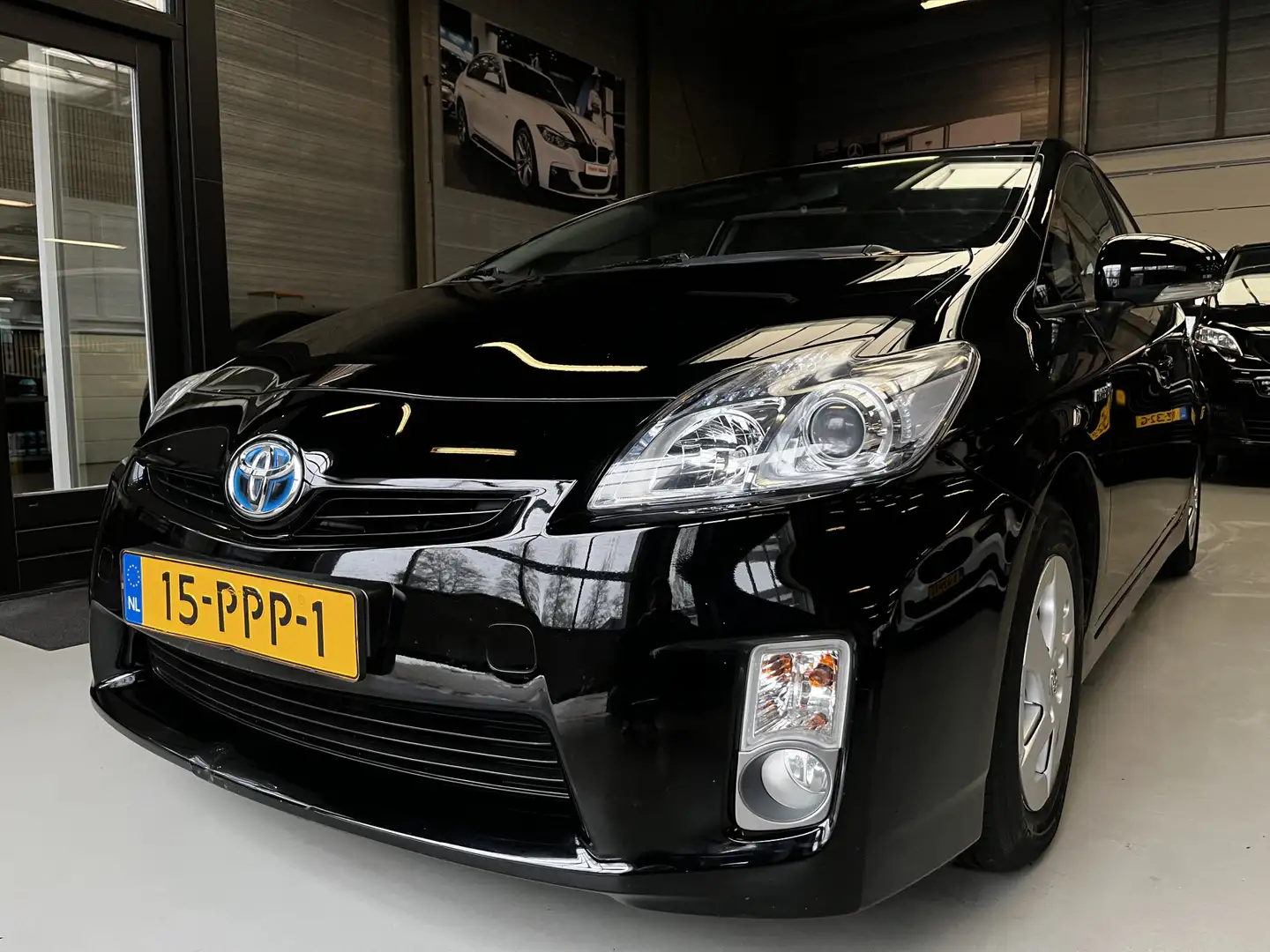 Toyota Prius 1.8 Comfort Airco, Head up display, Navi, NL auto Schwarz - 2