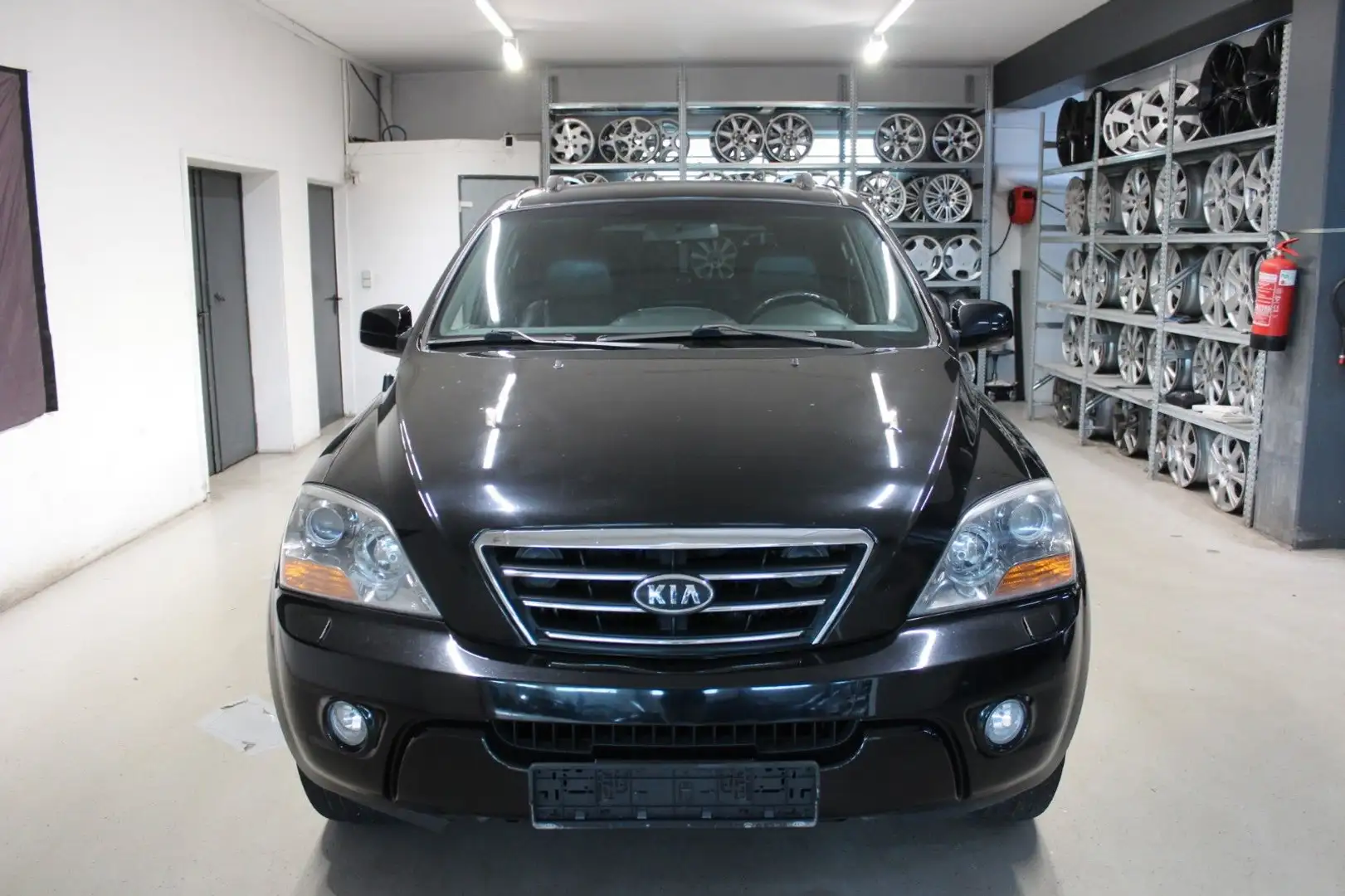 Kia Sorento 2.5 CRDi VGT EX*AUTOMATIK*AHK*PDC Zwart - 2