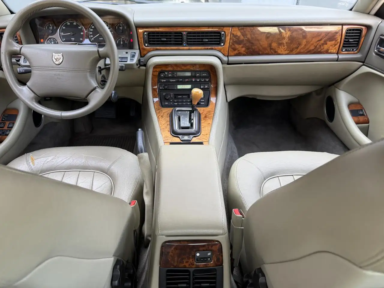 Jaguar XJ 3.2i, foto 8