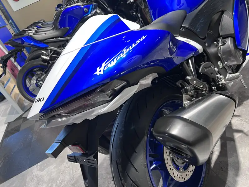 Suzuki GSX 1300 R Hayabusa - foto 5