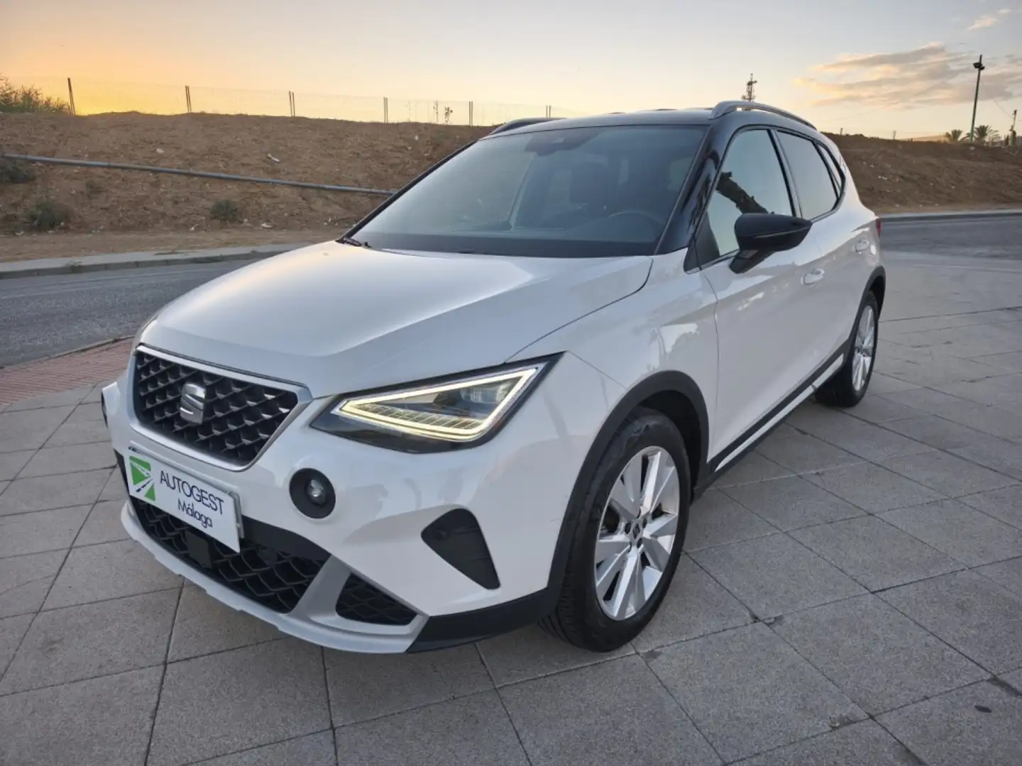 SEAT Arona 1.0 TSI Ecomotive S&S Xcellence DSG7 110 Blanc - 2