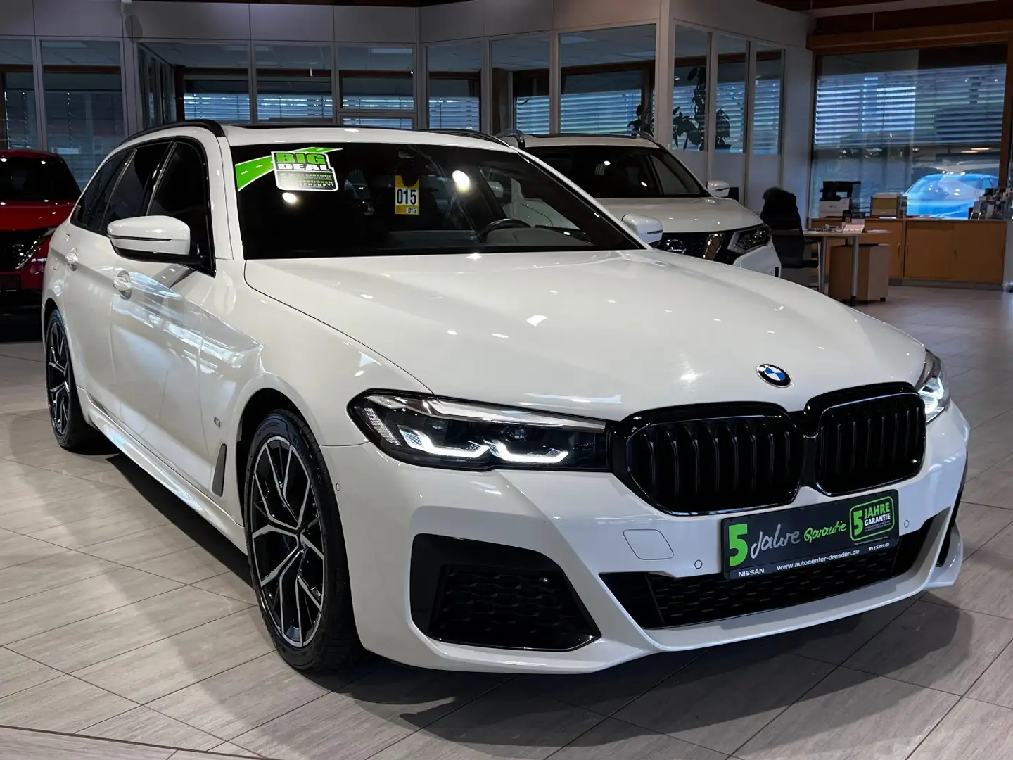 BMW 540 d xDrive Touring  M-Sport LED+KAM+Pano+Navi+LM Blanc - 2