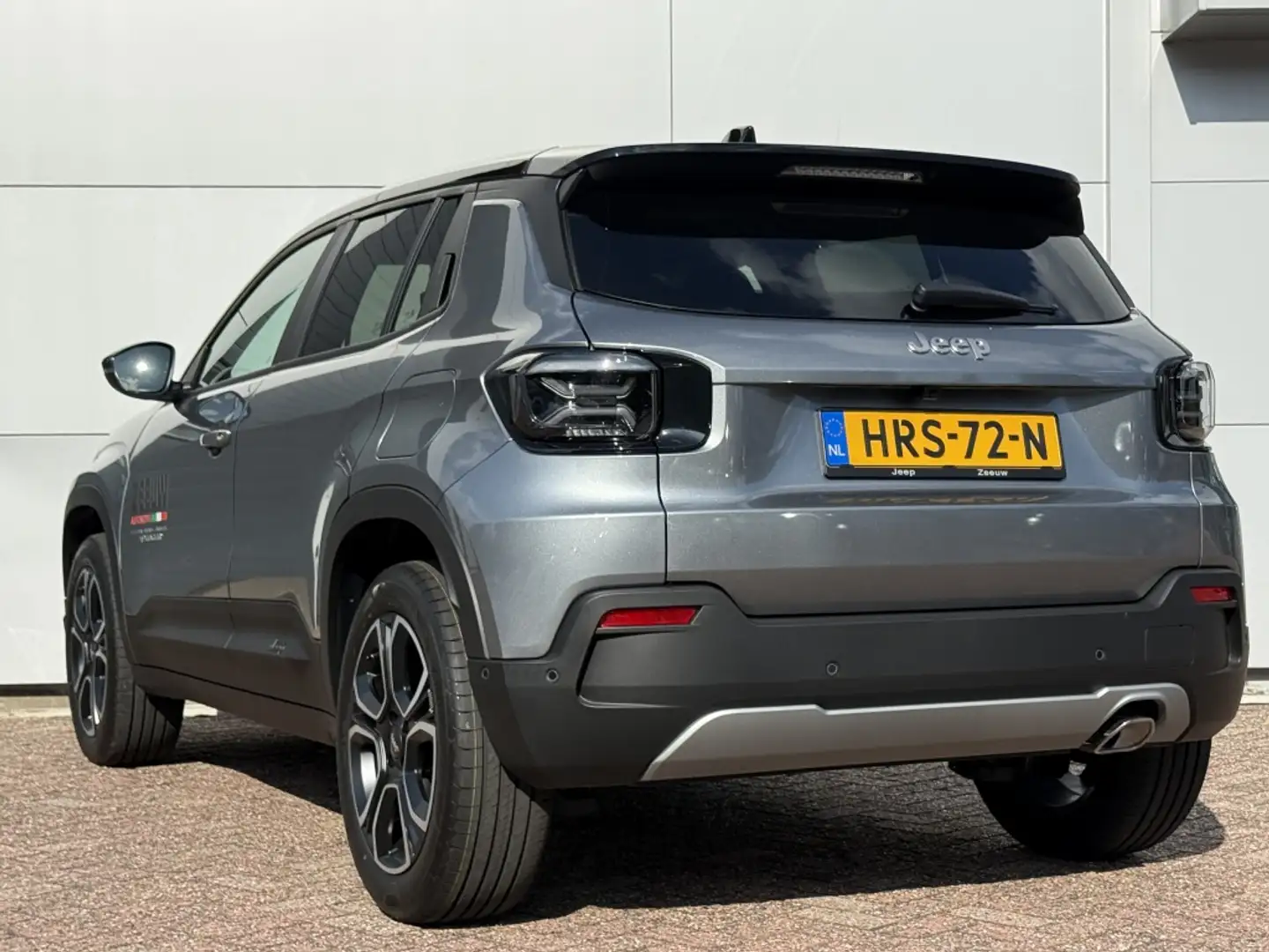 Jeep Avenger 1.2 e-Hybrid Summit | Navi | JBL | Camera | Winter Grijs - 2