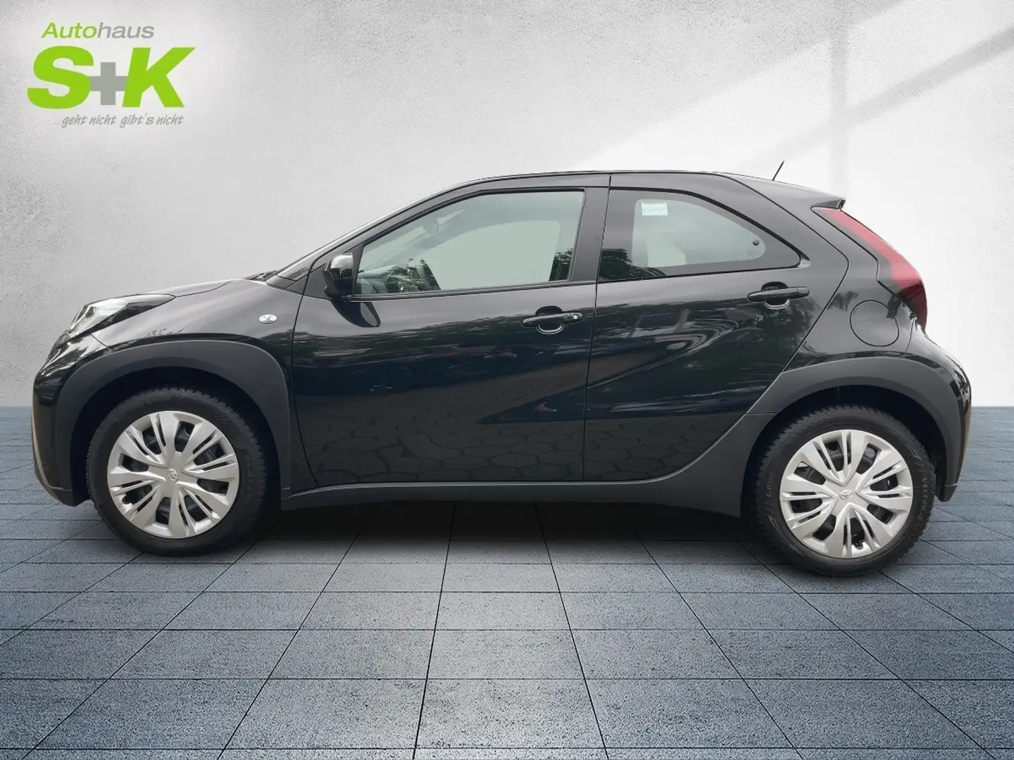 Toyota Aygo X 1,0-l-VVT-i, 5-Türer+Business Edition+GJR Zwart - 2