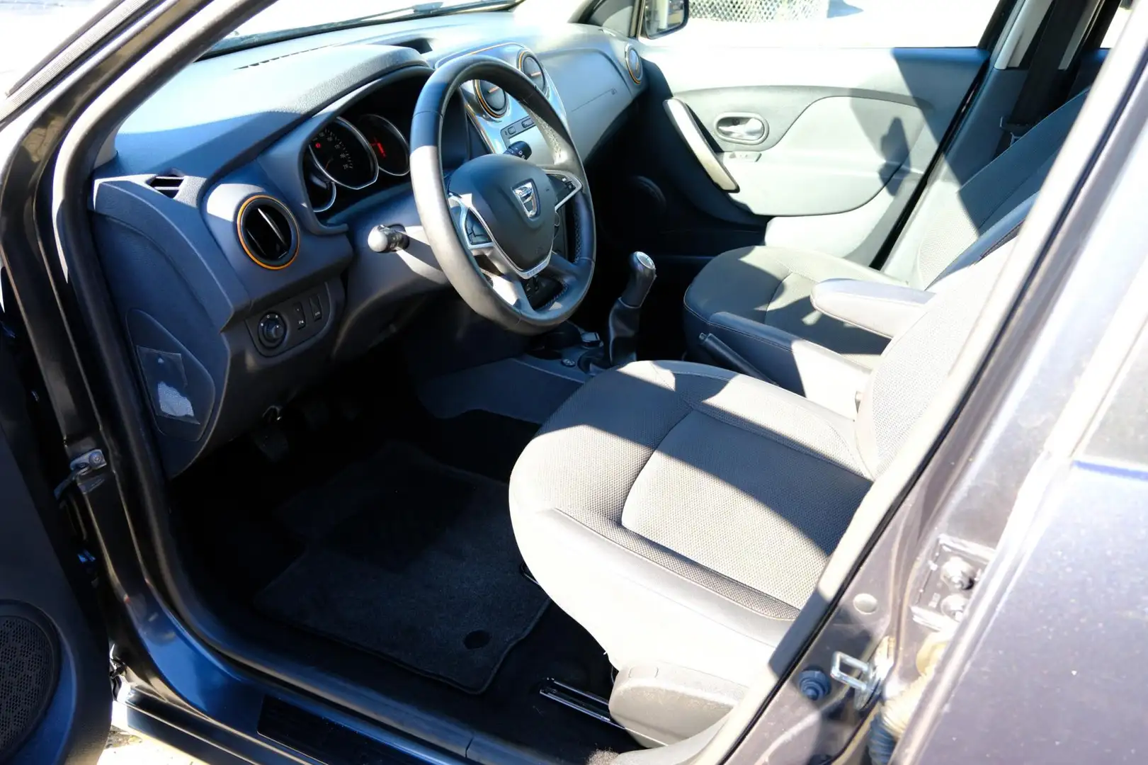 Dacia Sandero 0.9 TCe Bi-Fuel SL Stepway LPG-G3 |Airco|LMV|Navi| Grijs - 2