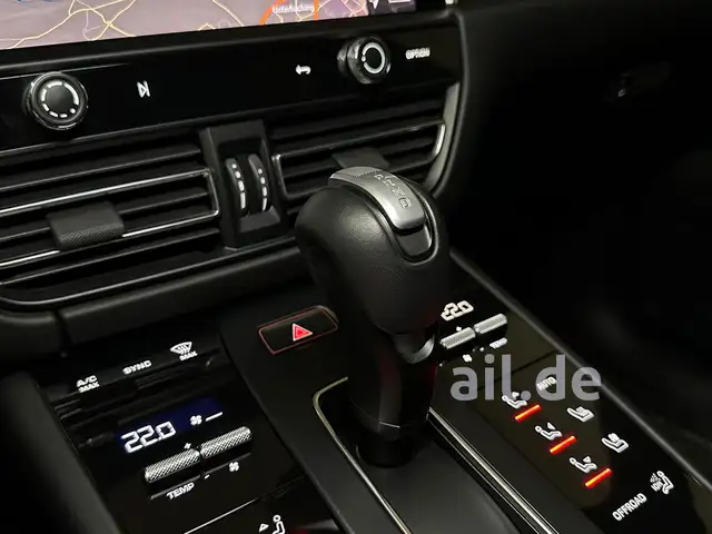 Porsche Macan view 2
