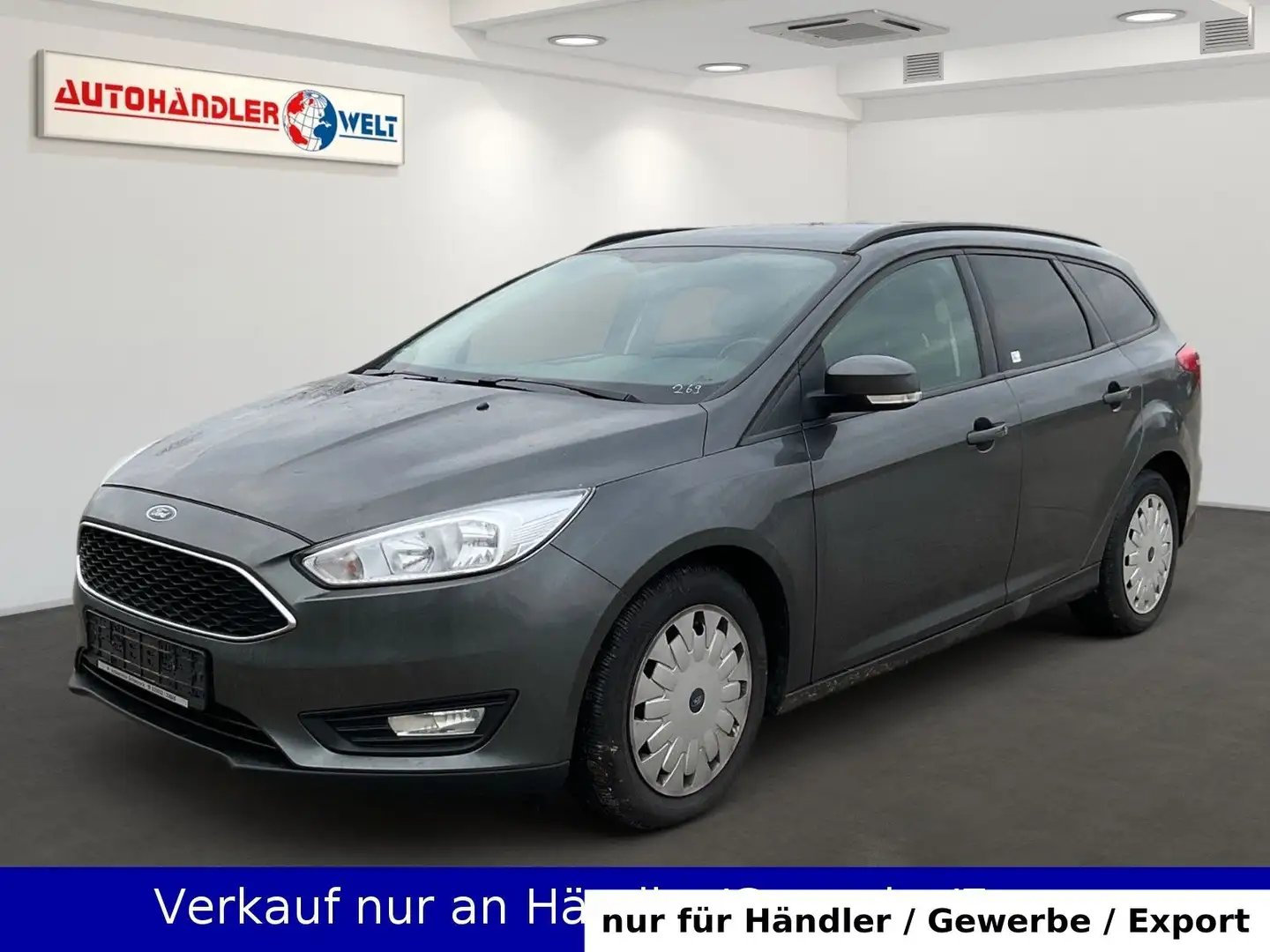 Ford Focus Turnier 1.5 TDCi Business Grau - 1