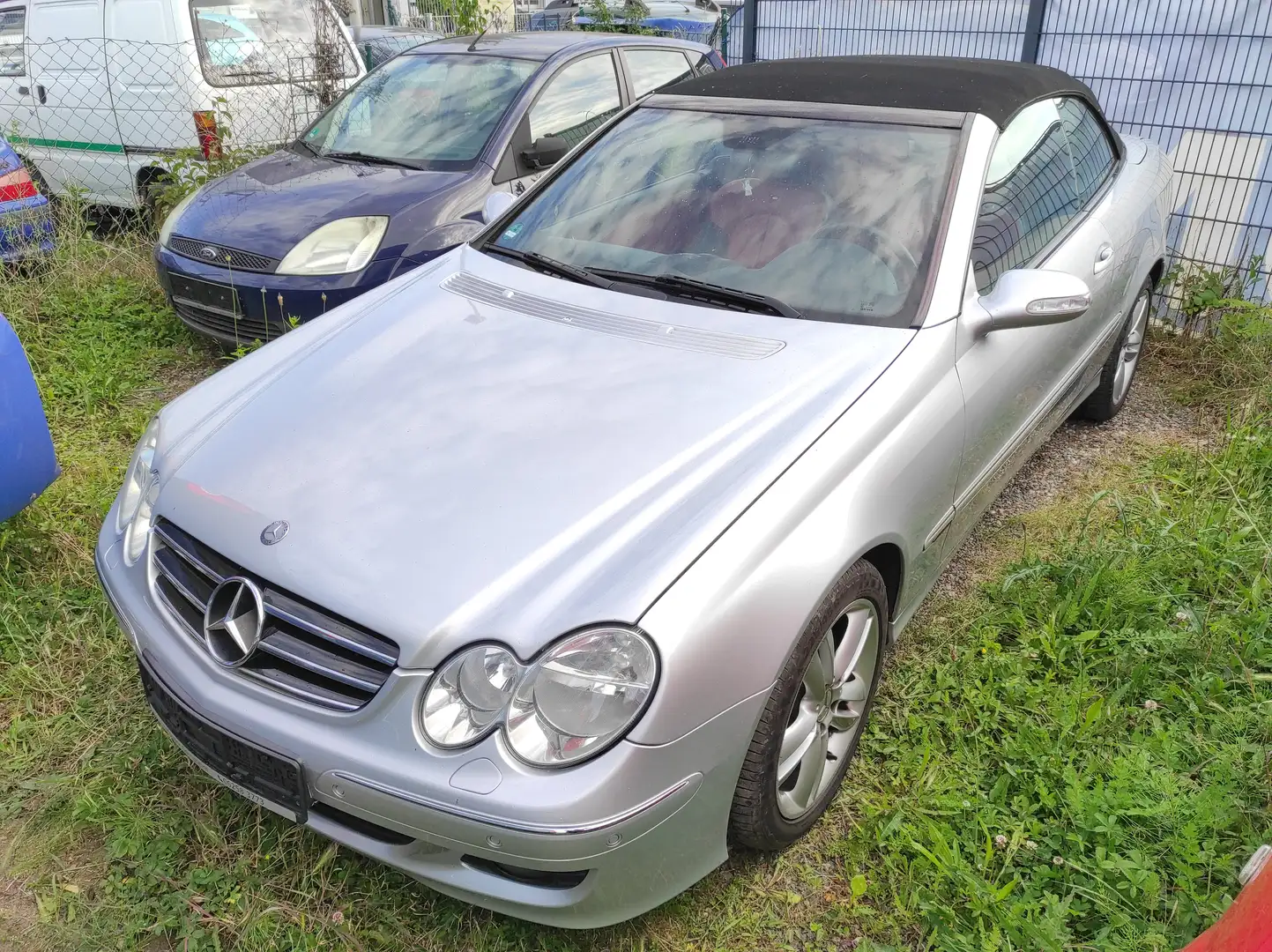Mercedes-Benz CLK 280 CABRIO 3.0 AUTOMATIK NAVI KLIMAA SHZ VOLL-LEDER Šedá - 1