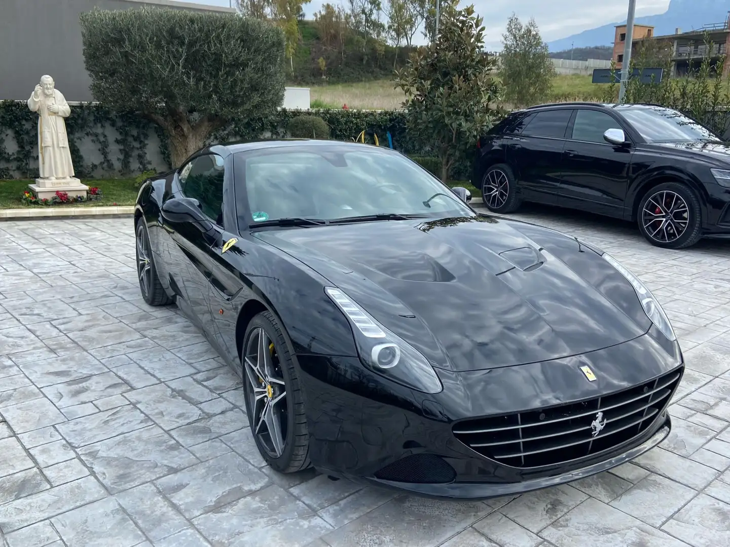 Ferrari California 𝗧 Czarny - 1