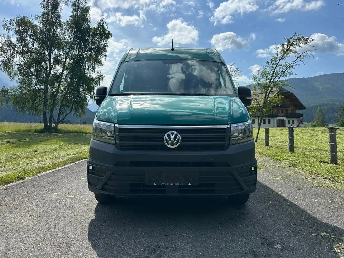 Volkswagen Crafter Crafter  Modell 2022 - MR L3H3 2,0-I-TDI Grün - 2