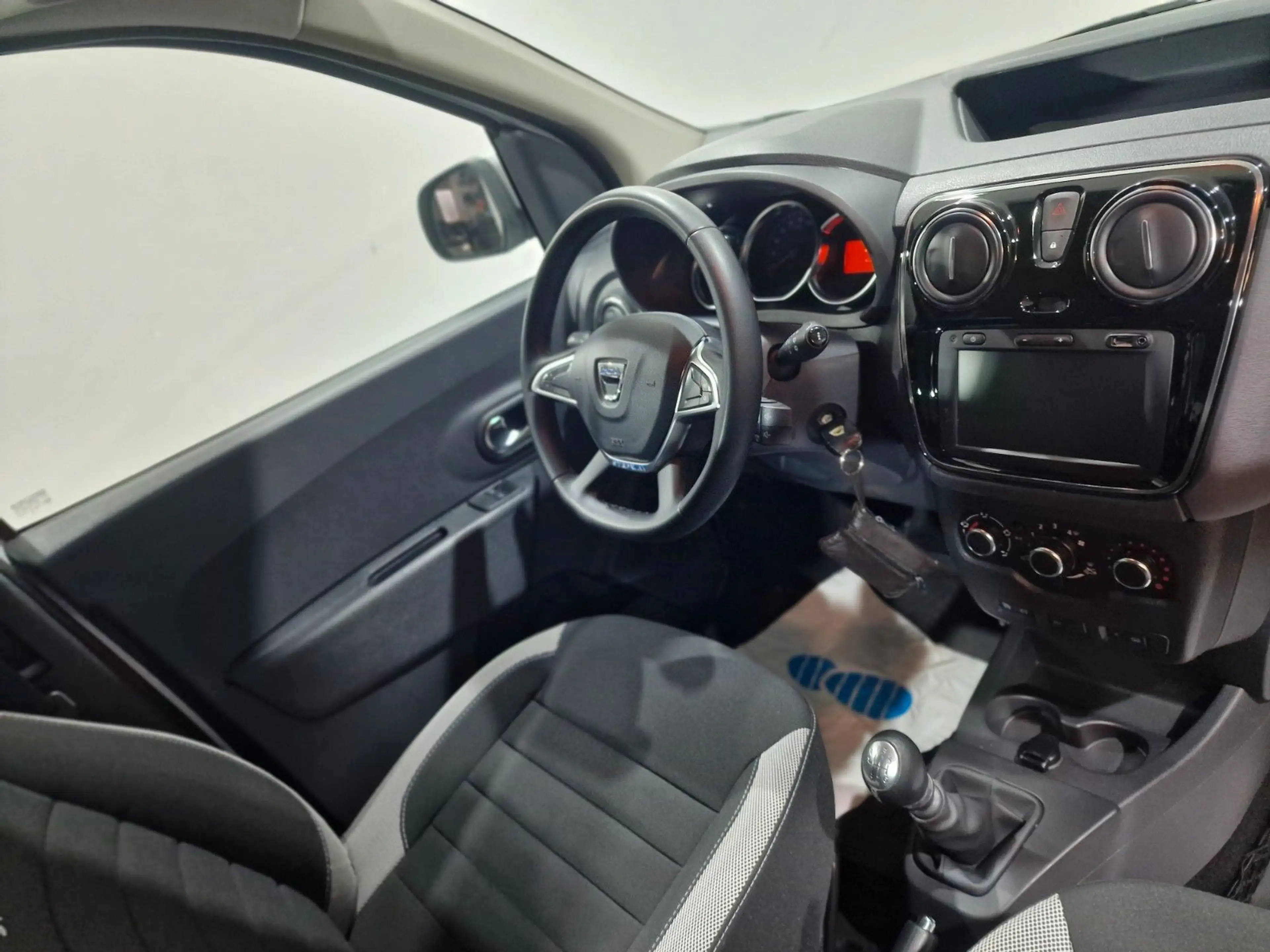 Dacia Dokker Stepway Plus — photo 11