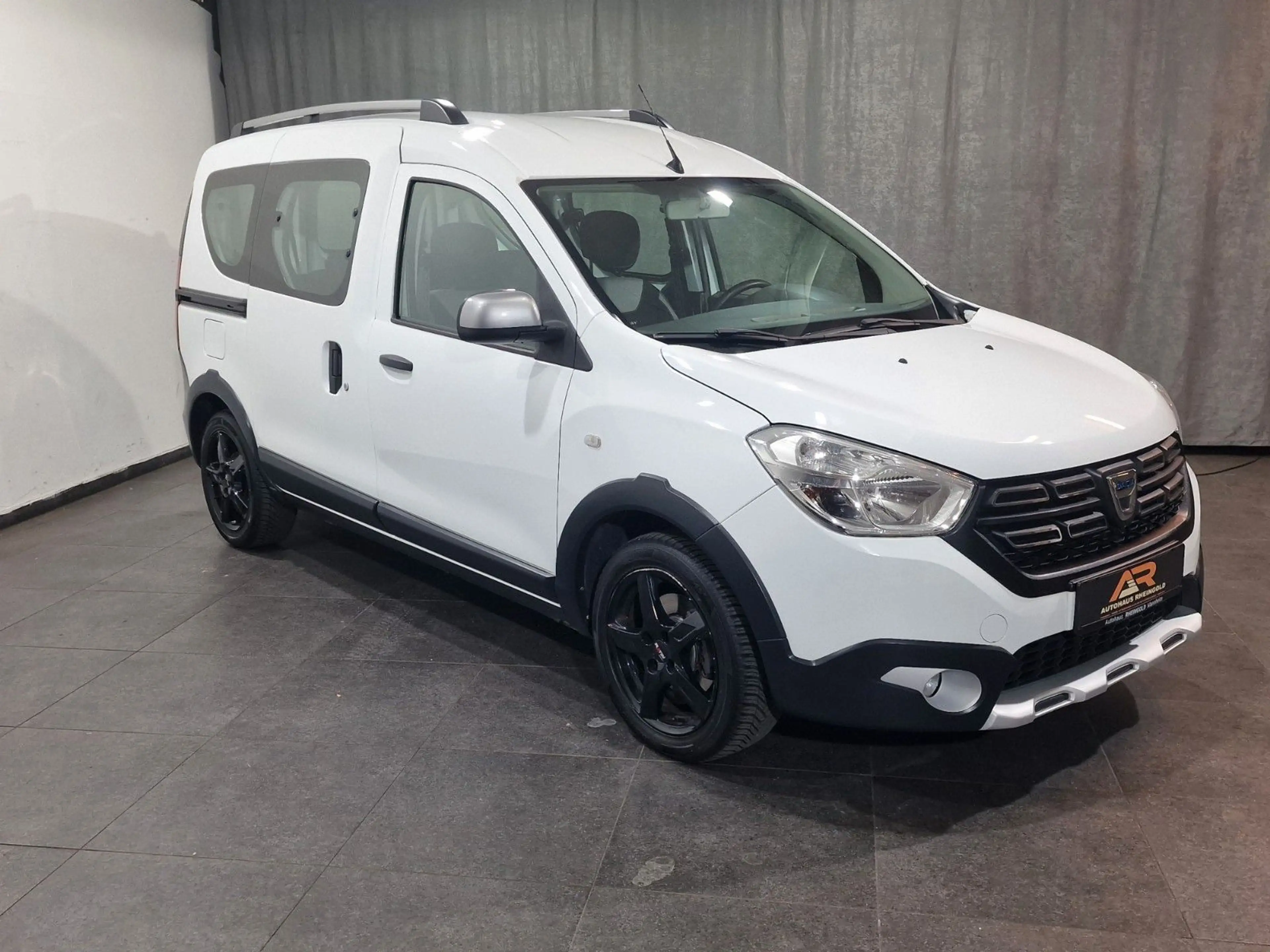 Dacia Dokker Stepway Plus — photo 2
