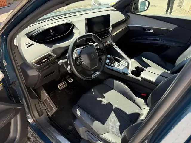Peugeot 3008 view 9