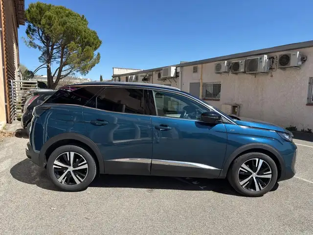Peugeot 3008 view 5