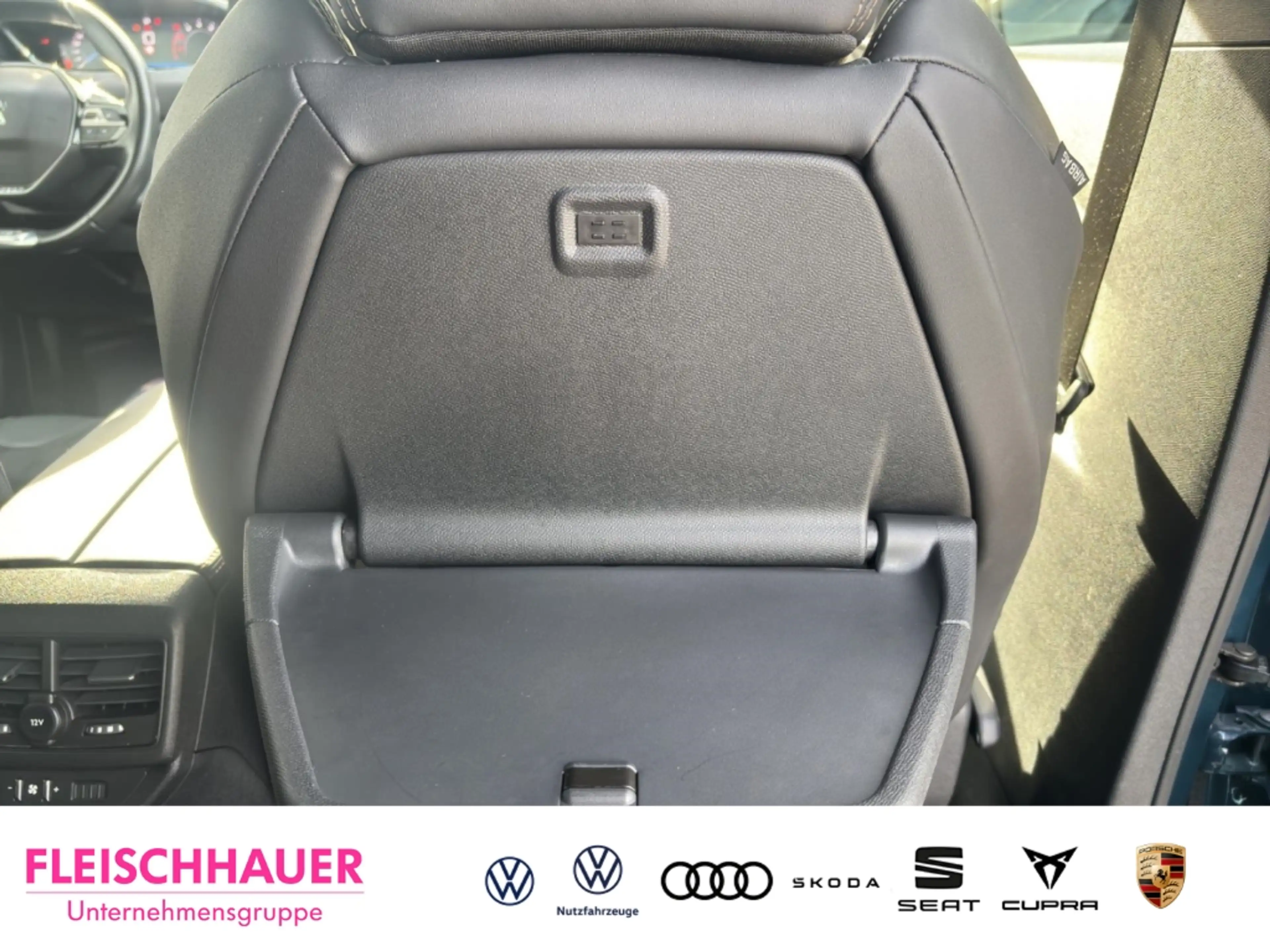 Peugeot 5008 GT 1.6 7-Sitzer DSG+ACC+NAVI+PANO+KAMERA — photo 14