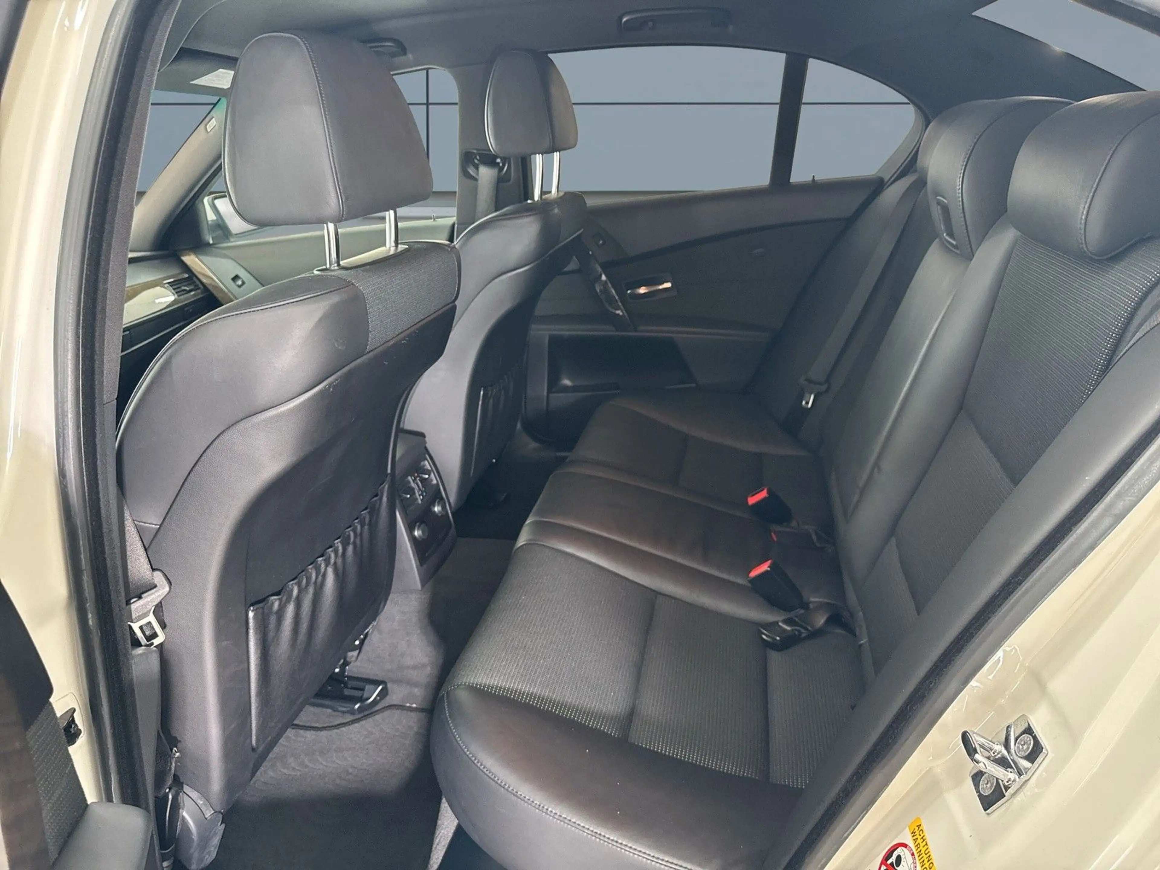 BMW 525 iA Limousine M Paket *NAV*AUTOM*KLIMA*TEMPO — photo 8