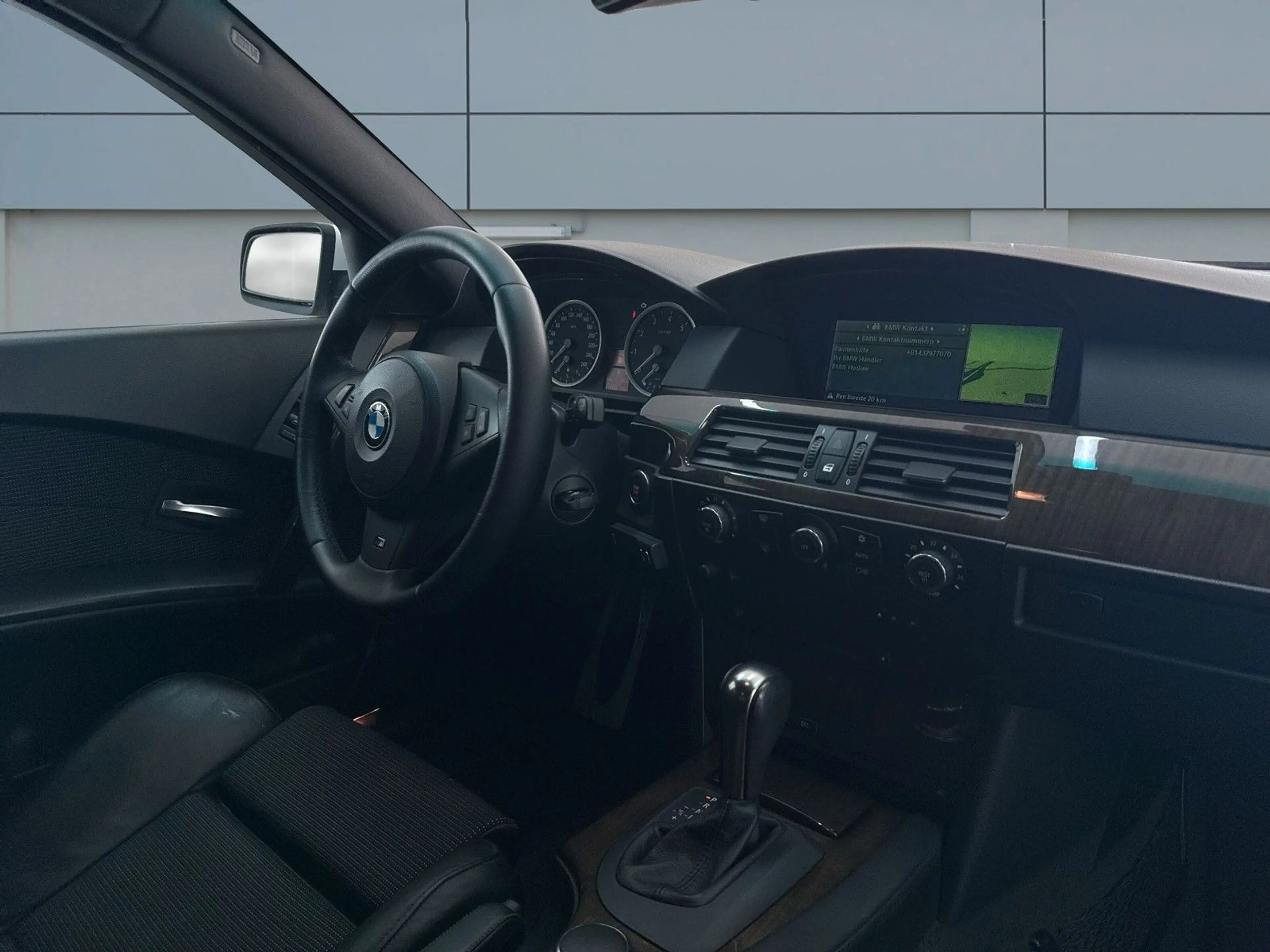 BMW 525 iA Limousine M Paket *NAV*AUTOM*KLIMA*TEMPO — photo 10