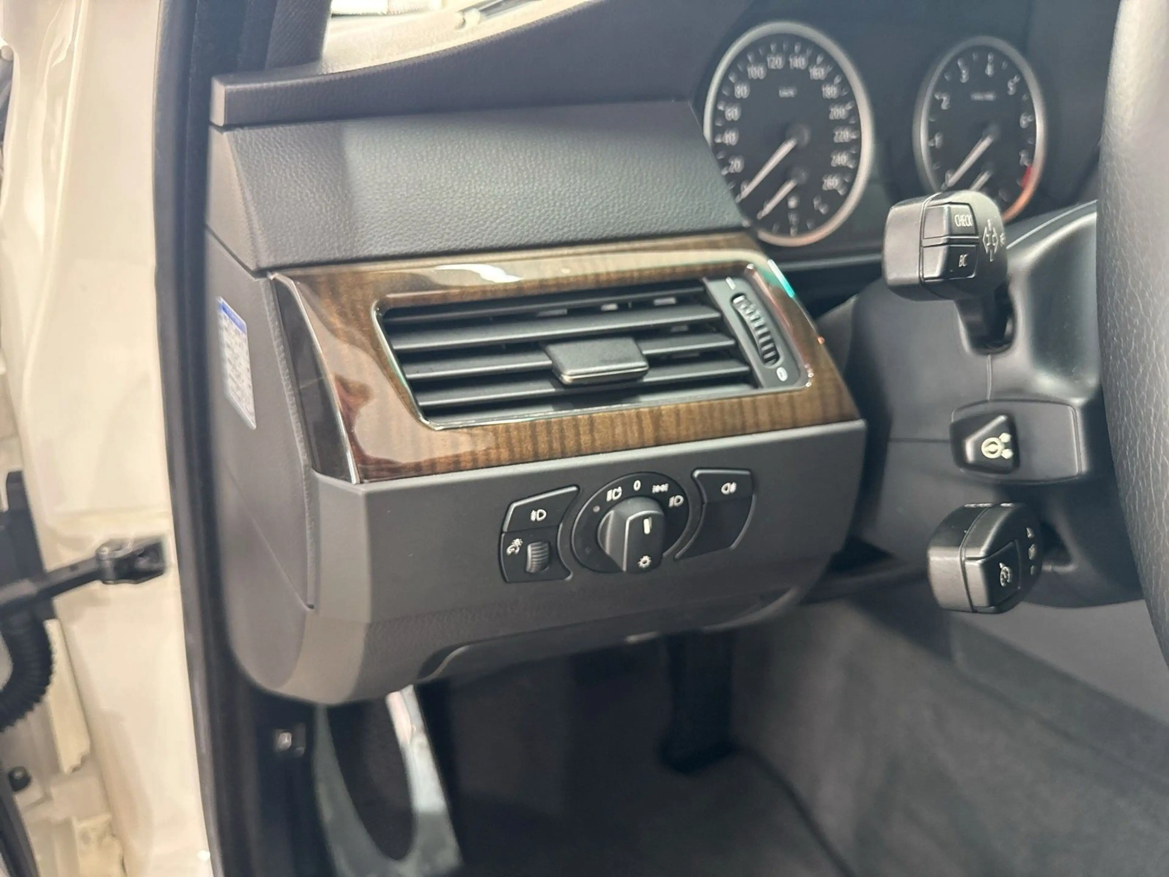 BMW 525 iA Limousine M Paket *NAV*AUTOM*KLIMA*TEMPO — photo 14