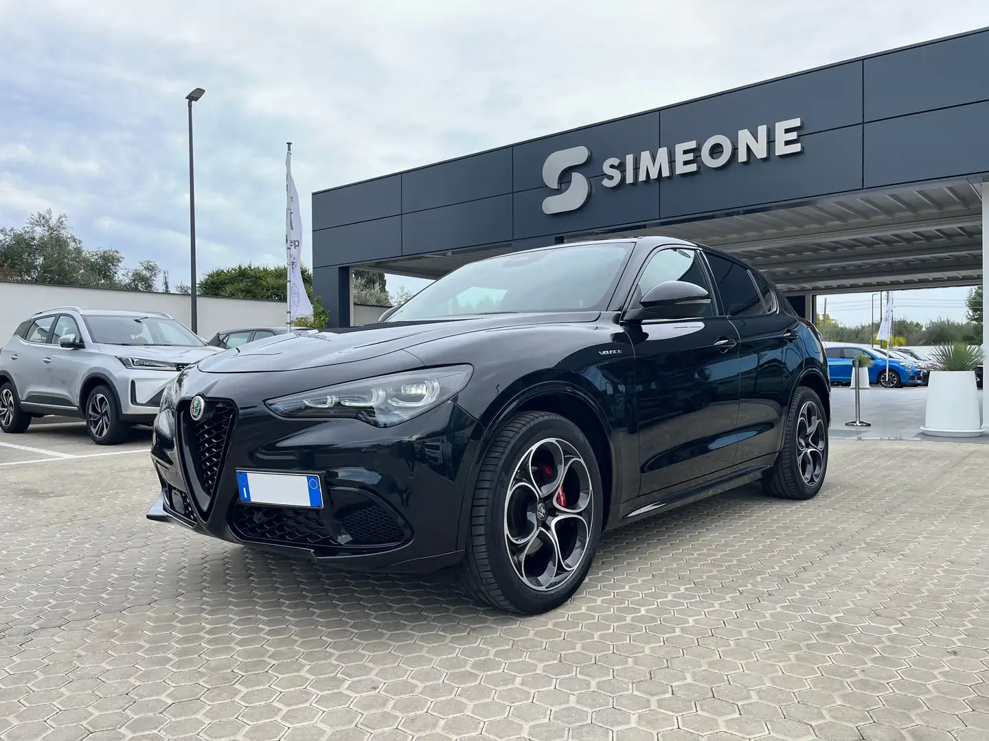 Alfa Romeo Stelvio Stelvio 2023 2.2 Mjt Veloce Q4 210cv Automatic Nero - 1
