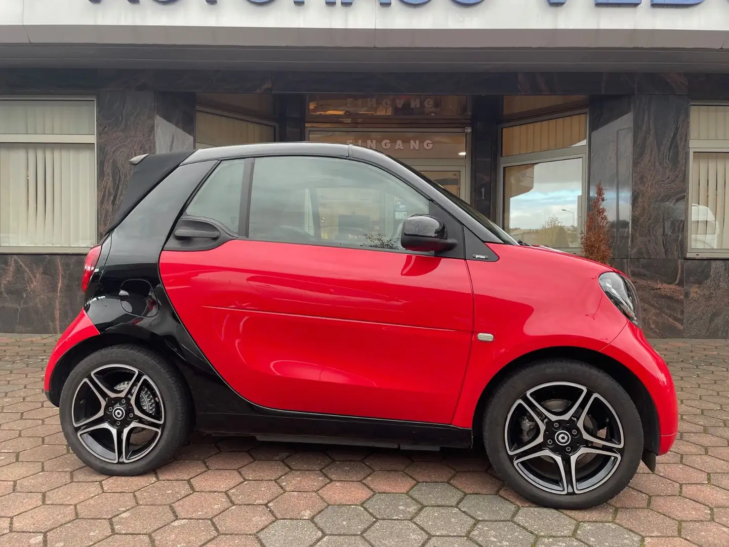 smart forTwo fortwo cabrio 66 kW Leder Sitzheizung Rot - 1