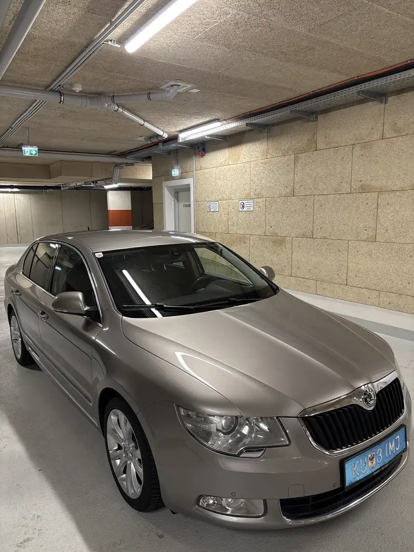 Skoda Superb Comfort 1,9 TDI PD DPF*LANGSTRECKENKM* Grau - 2