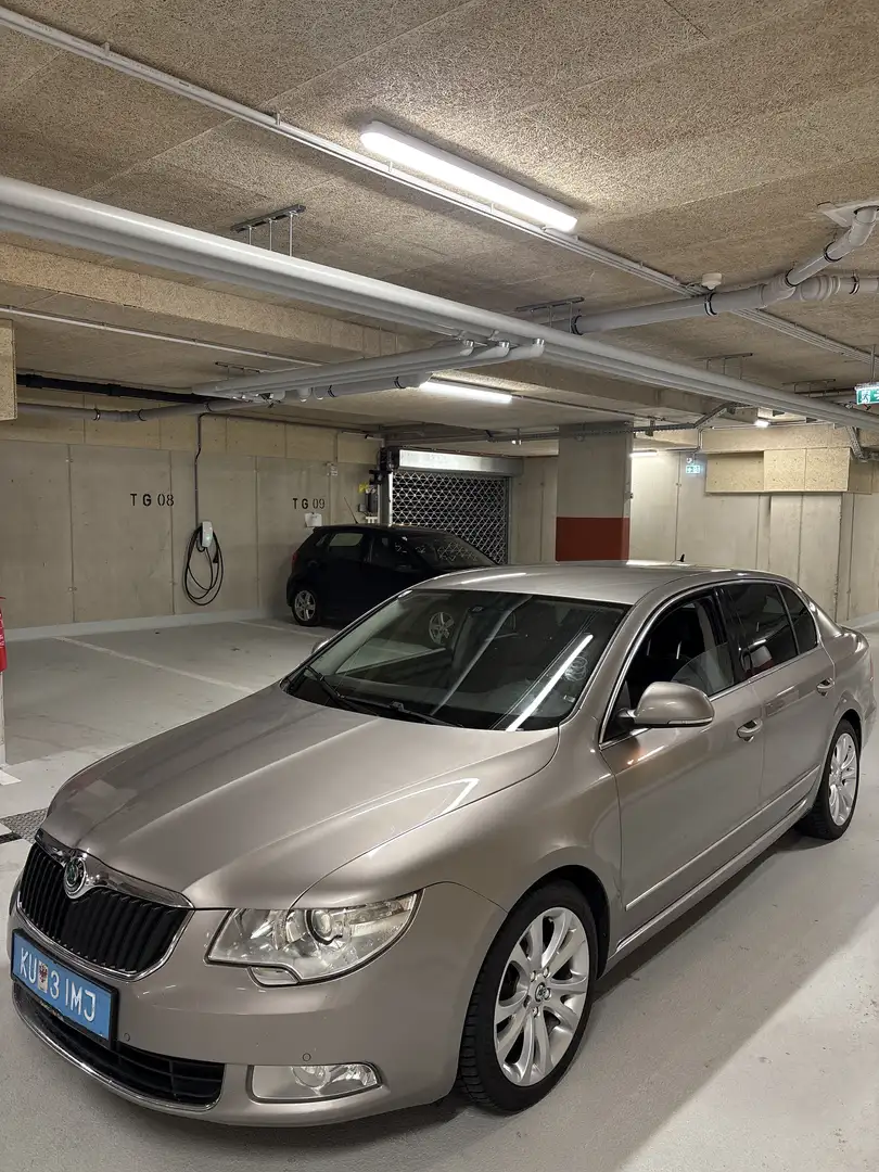 Skoda Superb Comfort 1,9 TDI PD DPF*LANGSTRECKENKM* Grau - 1