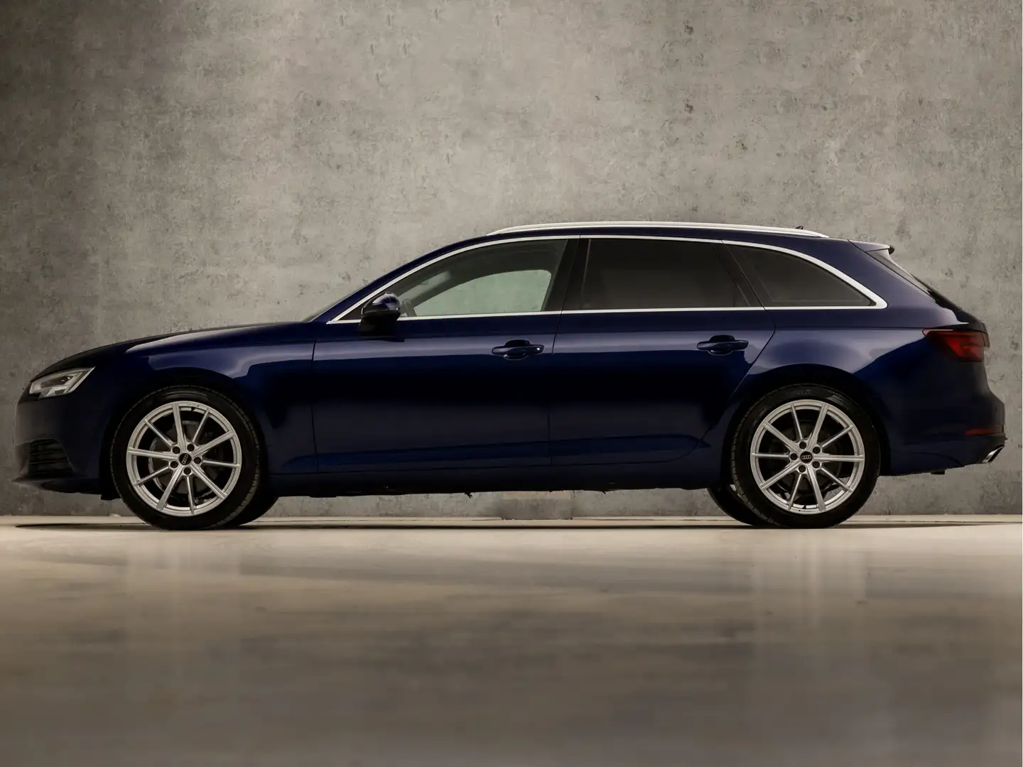 Audi A4 Avant 35 TFSI Sportline Automaat (APPLE CARPLAY, N Modrá - 2