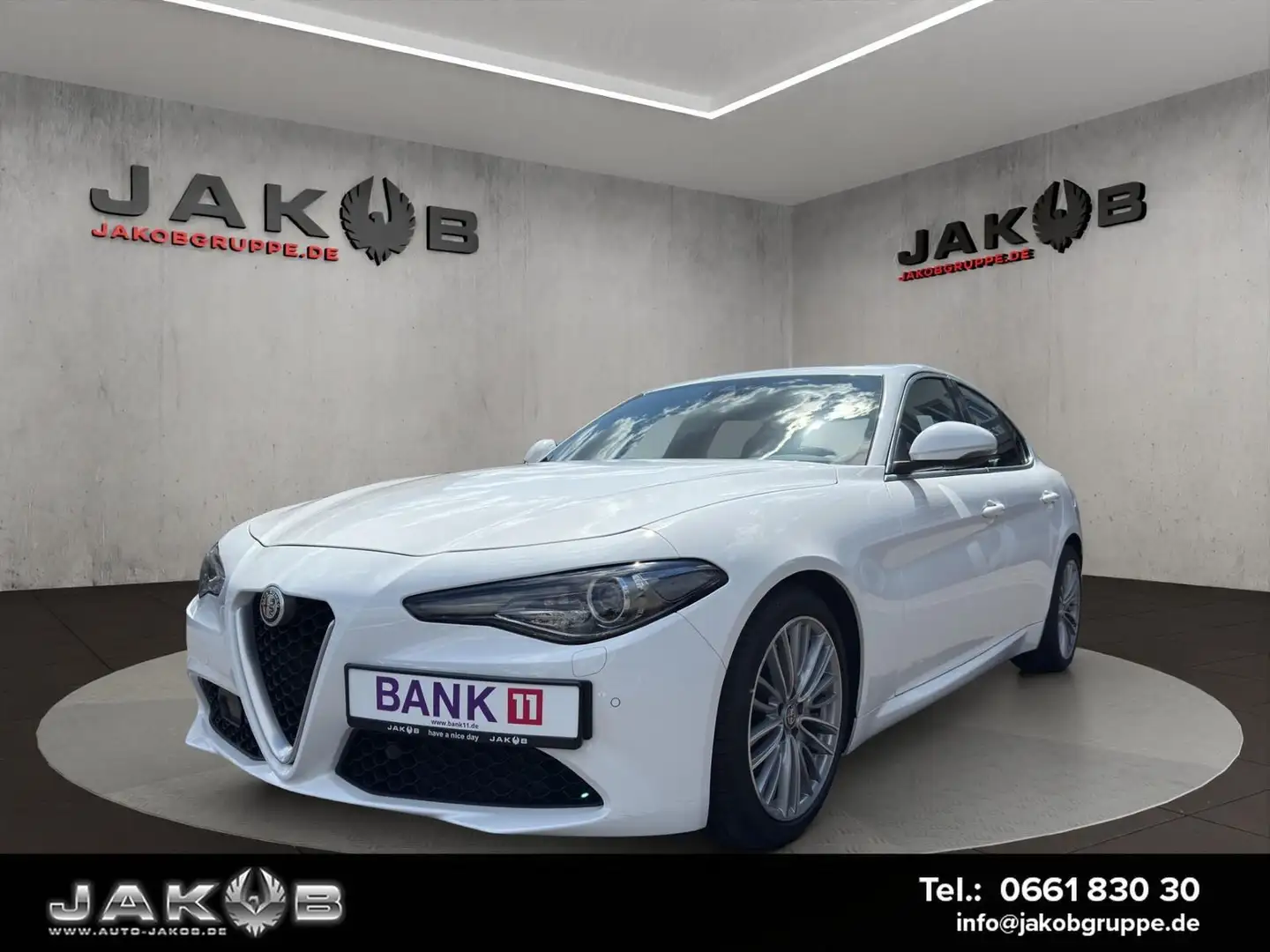 Alfa Romeo Giulia Super +LED+Navi+BTH+Bi-Xenon 132 kW (1... Biały - 1
