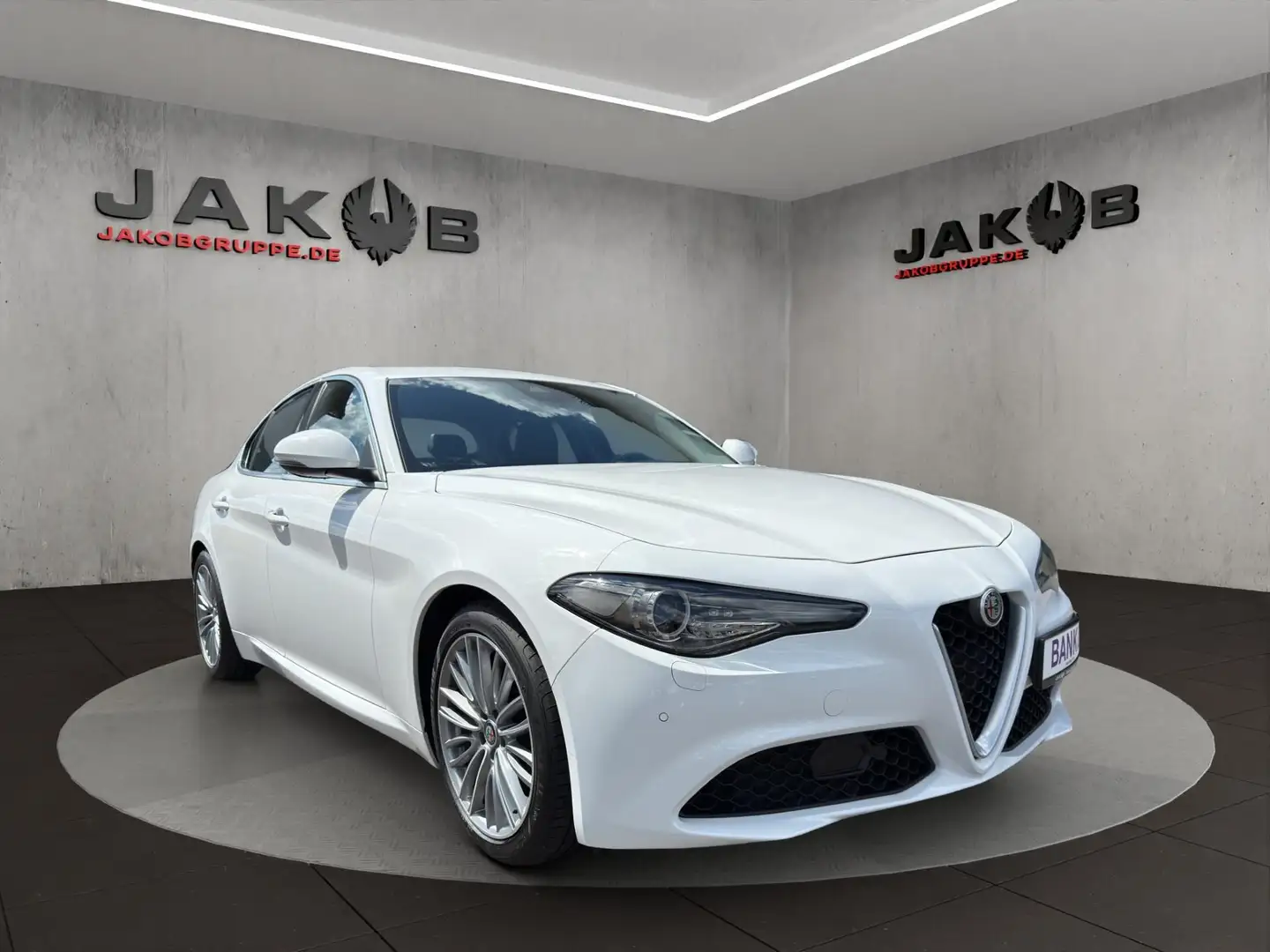 Alfa Romeo Giulia Super +LED+Navi+BTH+Bi-Xenon 132 kW (179 PS), S... Blanc - 2