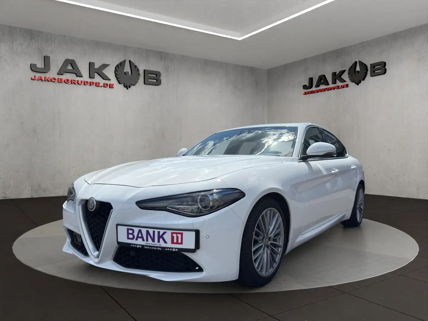 Alfa Romeo Giulia Super +LED+Navi+BTH+Bi-Xenon 132 kW (179 PS), S... Blanc - 1