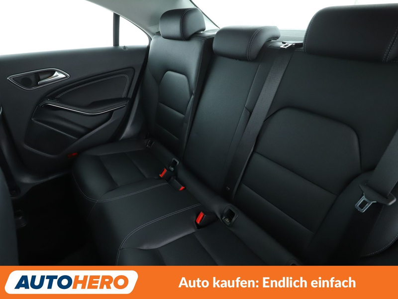Mercedes-Benz CLA 180 CLA 180 Urban *BI-XENON*PDC*SHZ*ALU* — photo 14