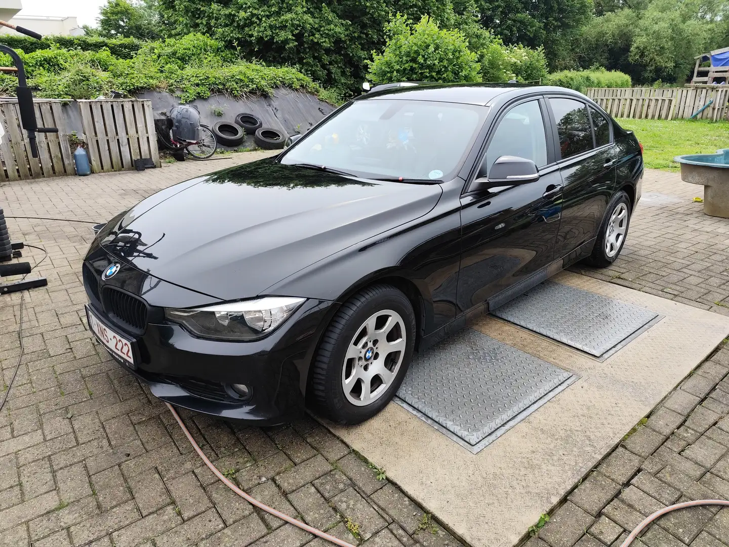 BMW 320 F30 Negro - 1
