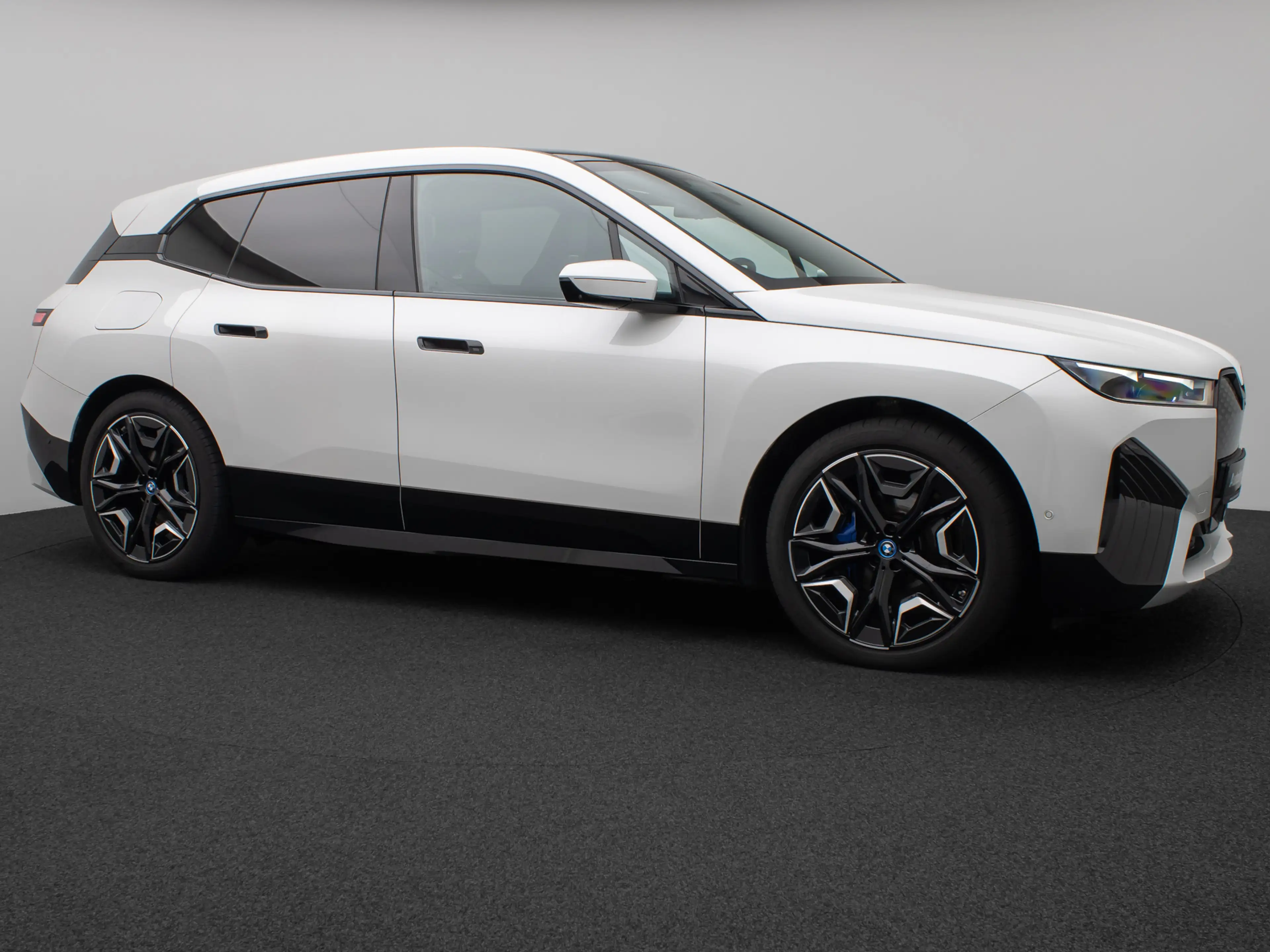 BMW iX Sport SkyLounge Laser 360°DAB H K 22Zoll — photo 4