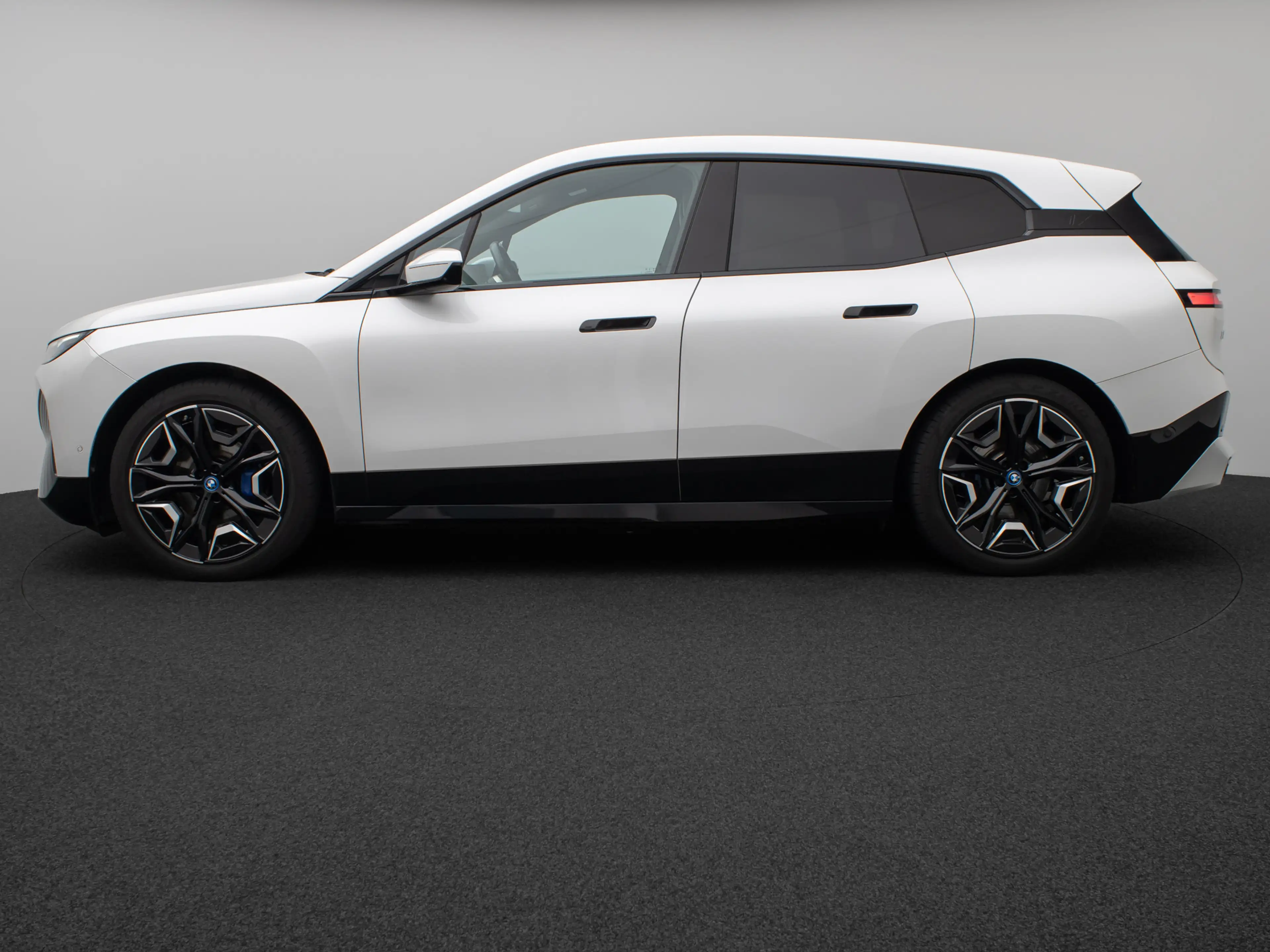 BMW iX Sport SkyLounge Laser 360°DAB H K 22Zoll — photo 11