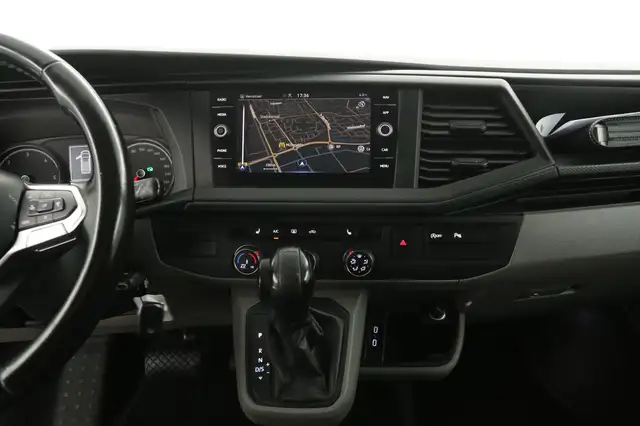 Volkswagen Transporter view 11