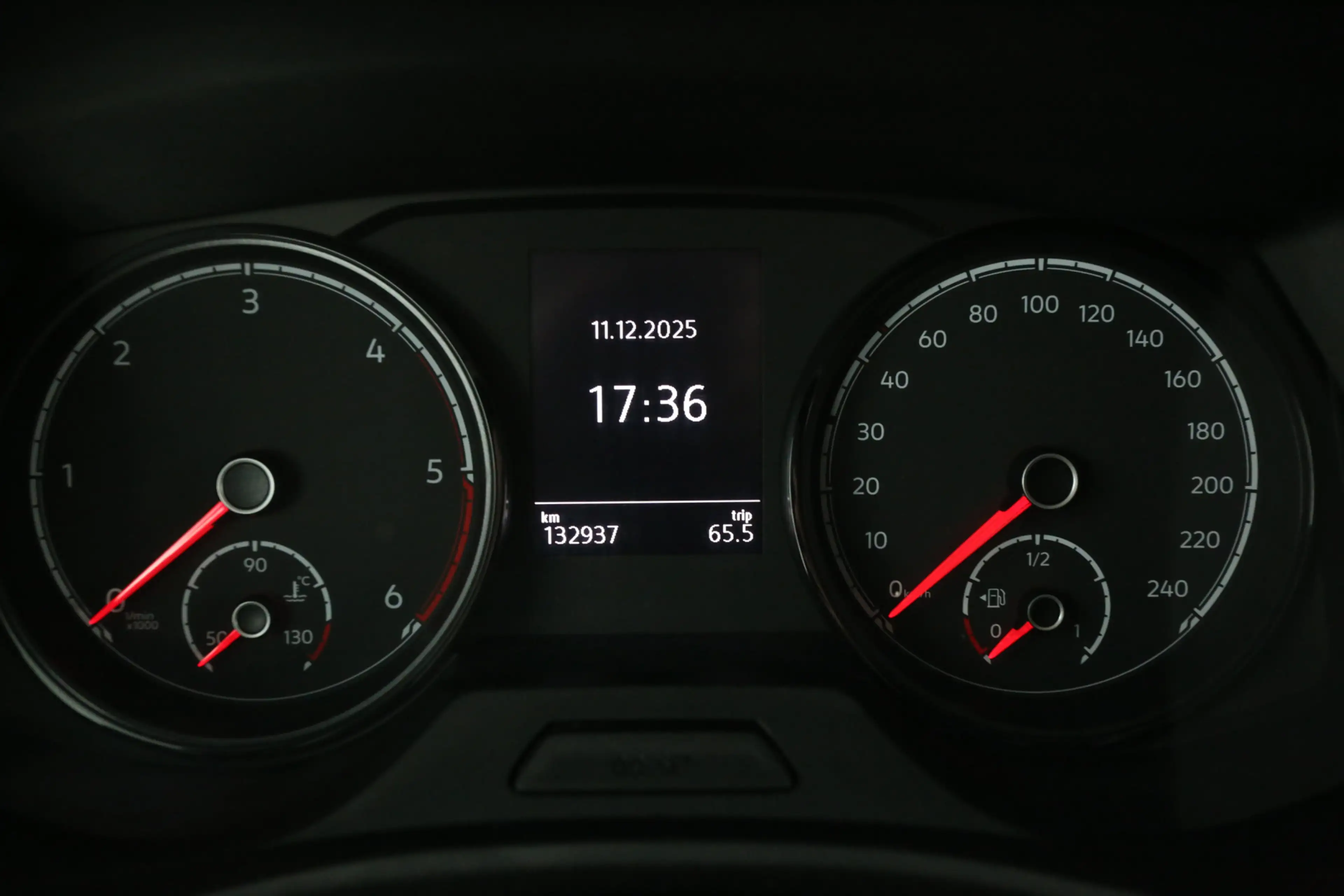 Volkswagen T6.1 Transporter 2.0 TDI 150PK L1H1 | Aut. | Airco | Cruise | 3 Zit — photo 14