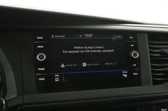 Volkswagen Transporter view 19