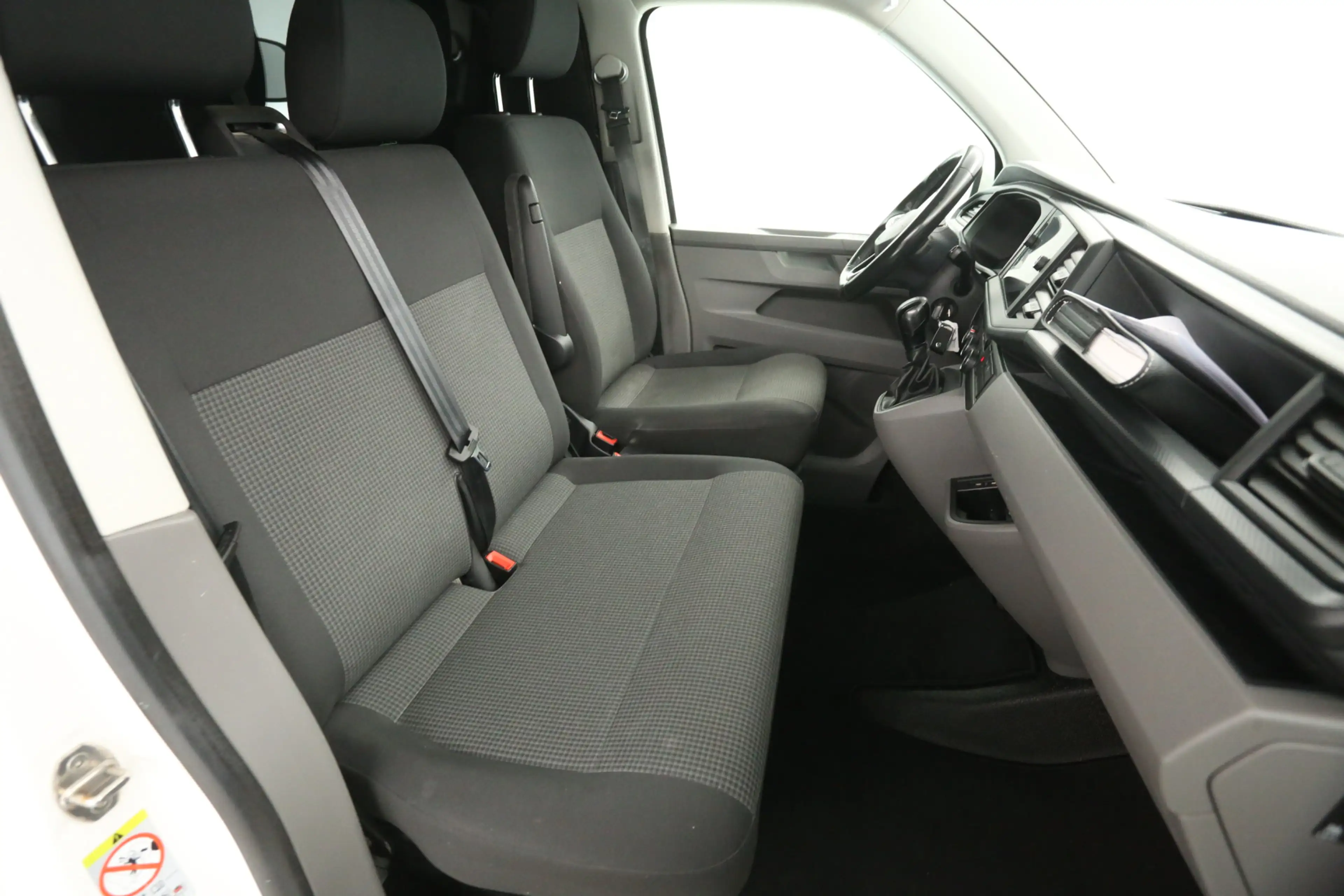 Volkswagen T6.1 Transporter 2.0 TDI 150PK L1H1 | Aut. | Airco | Cruise | 3 Zit — photo 10
