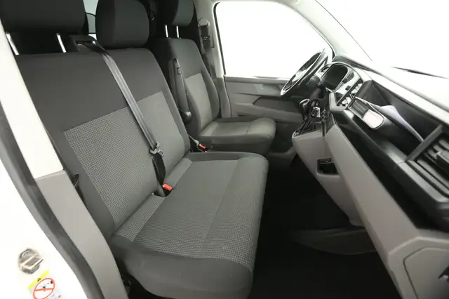 Volkswagen Transporter view 10