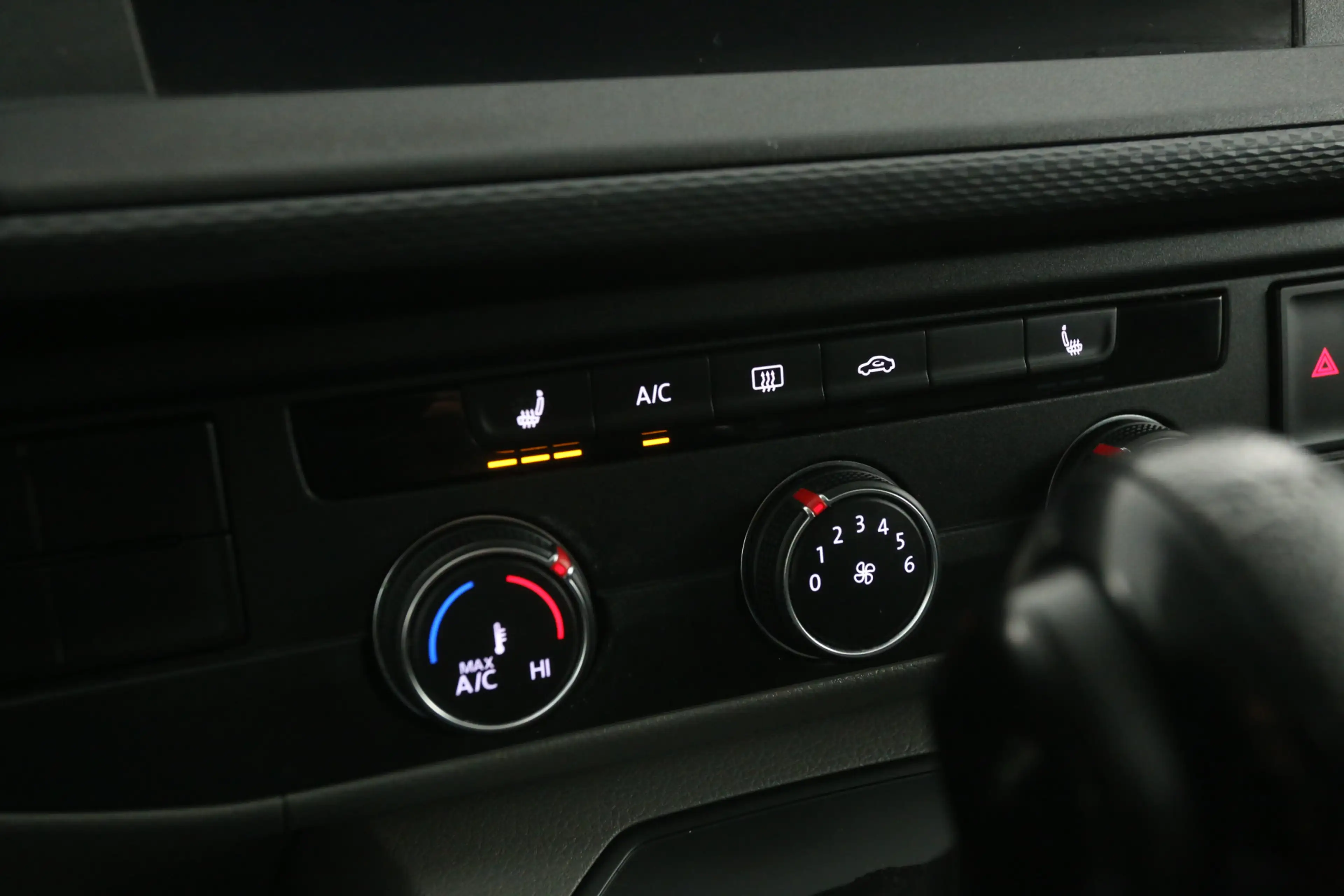 Volkswagen T6.1 Transporter 2.0 TDI 150PK L1H1 | Aut. | Airco | Cruise | 3 Zit — photo 18